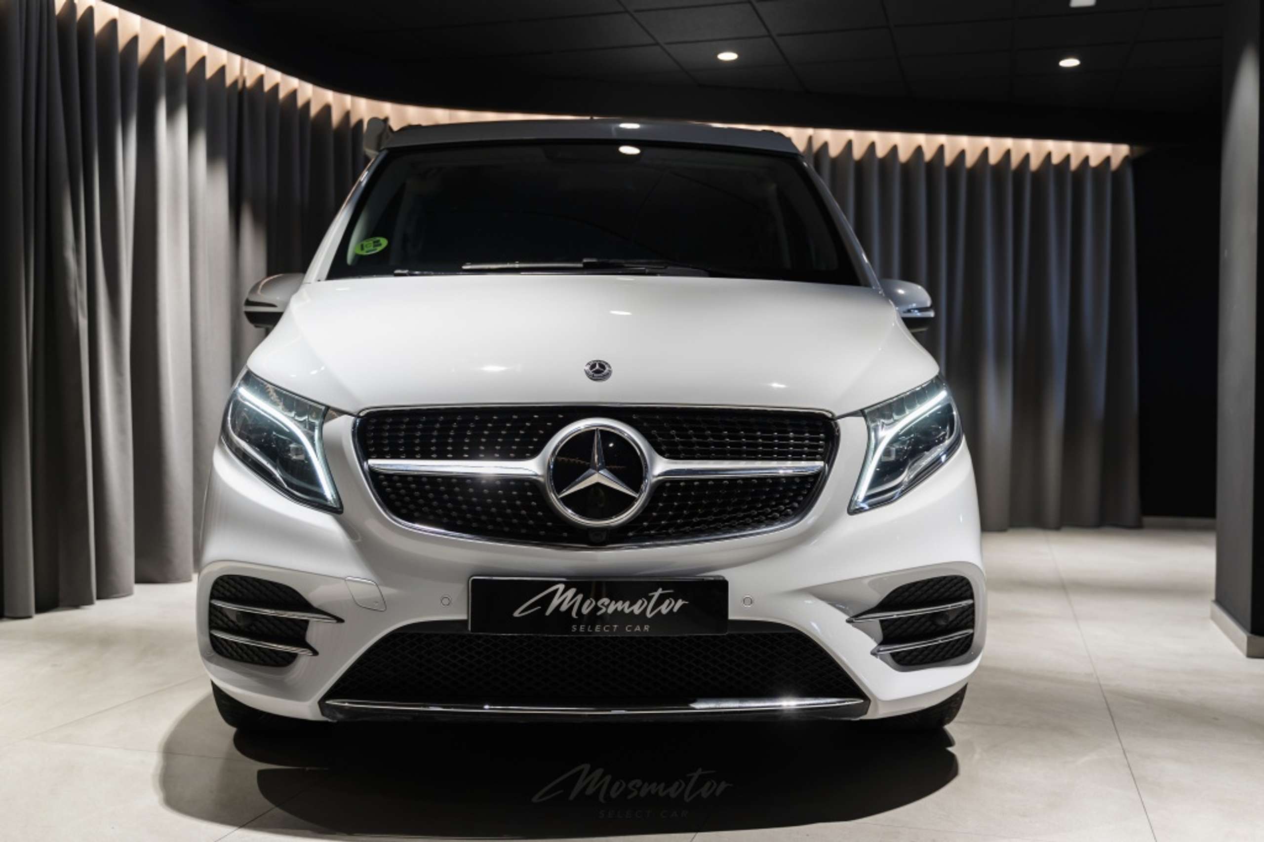 Mercedes-Benz - V