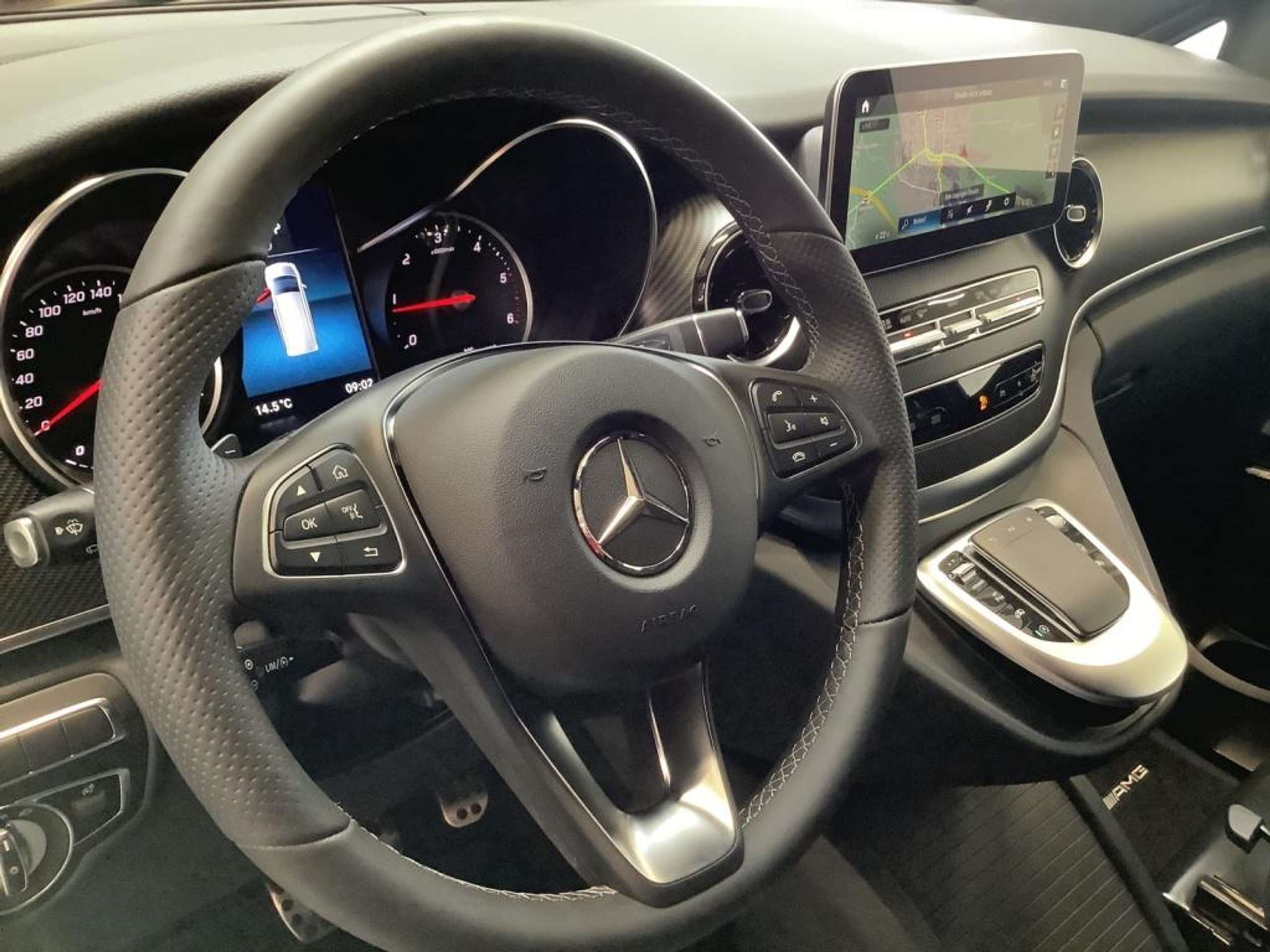 Mercedes-Benz - V 300