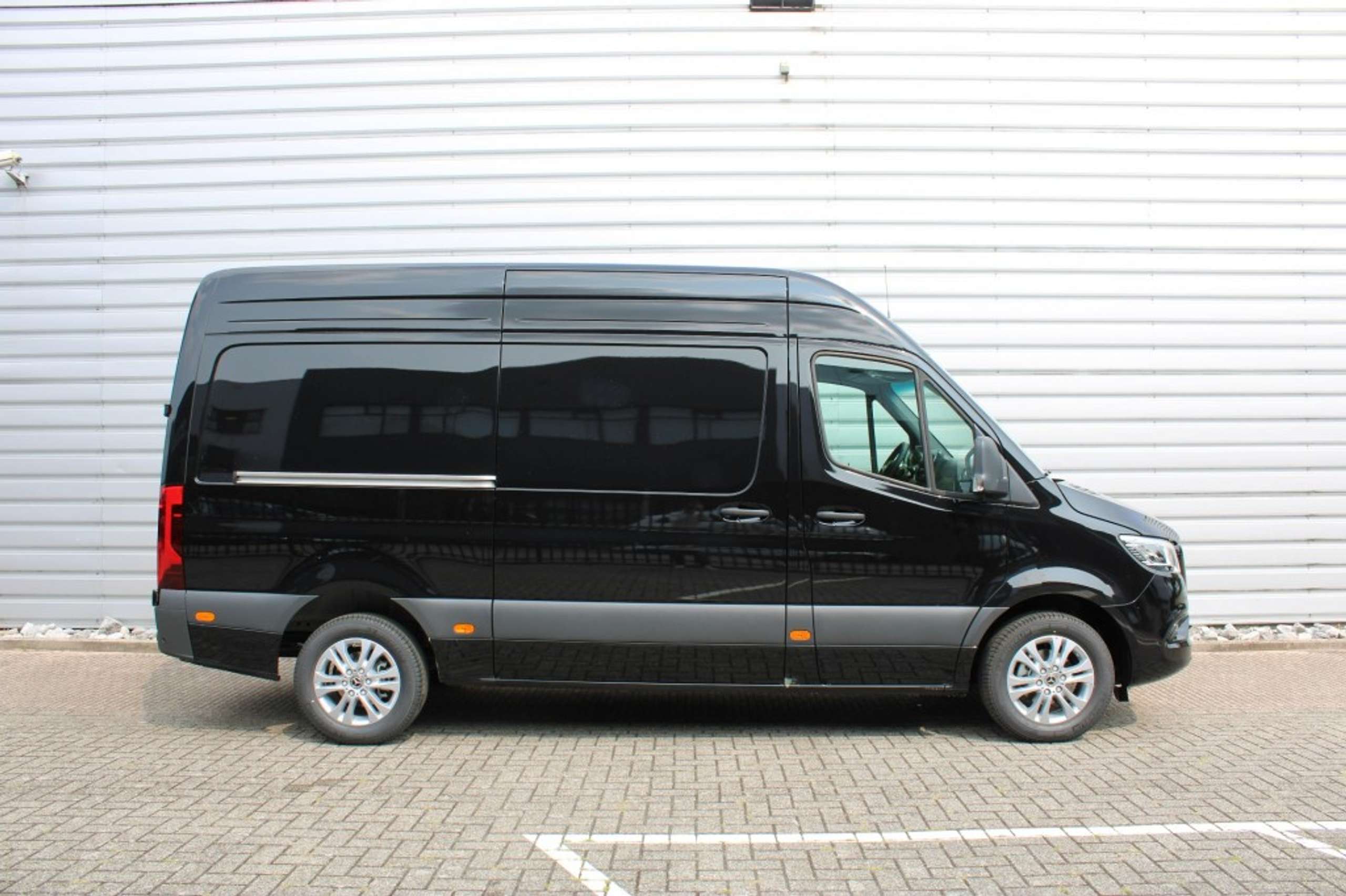 Mercedes-Benz - Sprinter