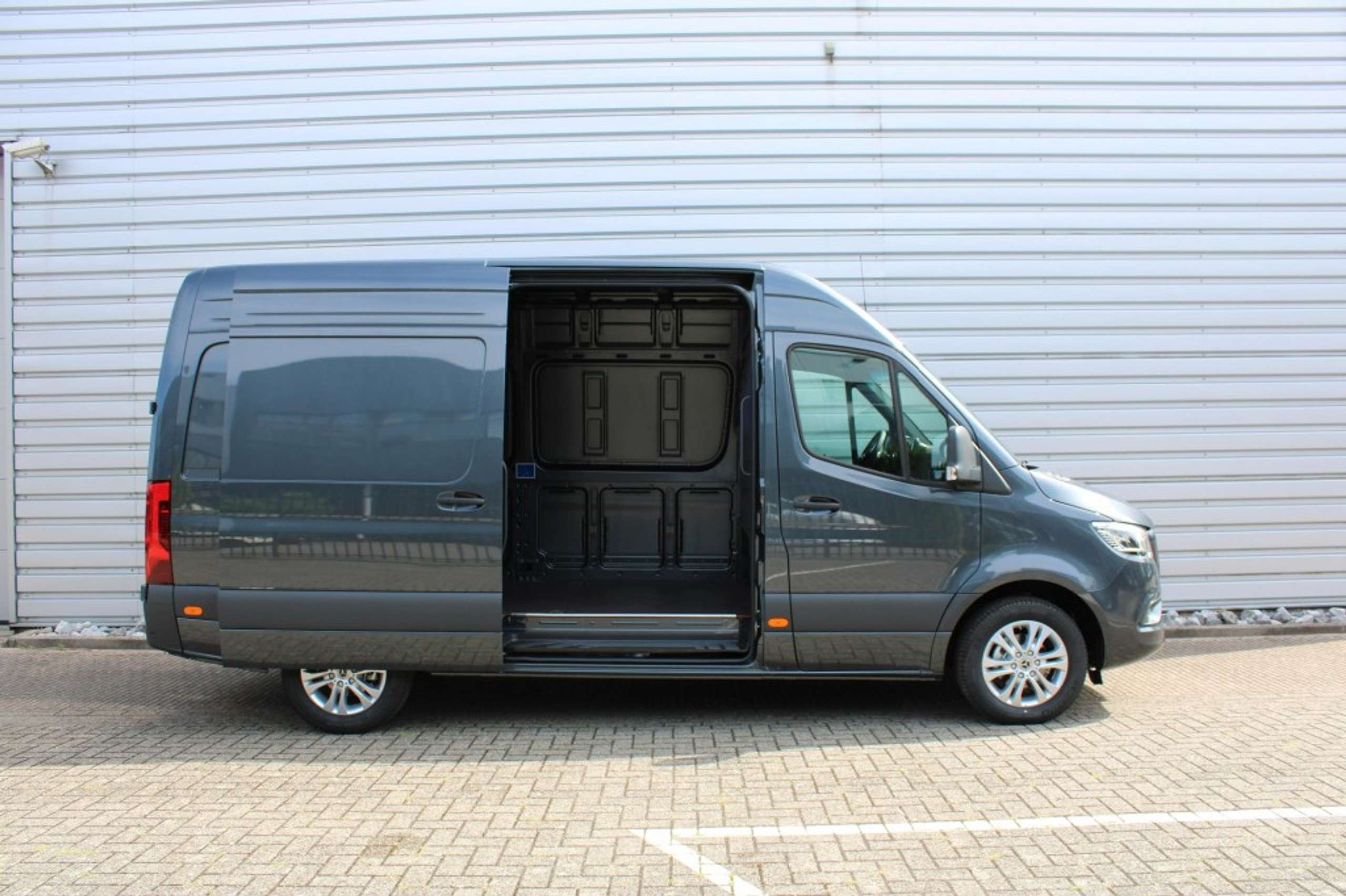 Mercedes-Benz - Sprinter