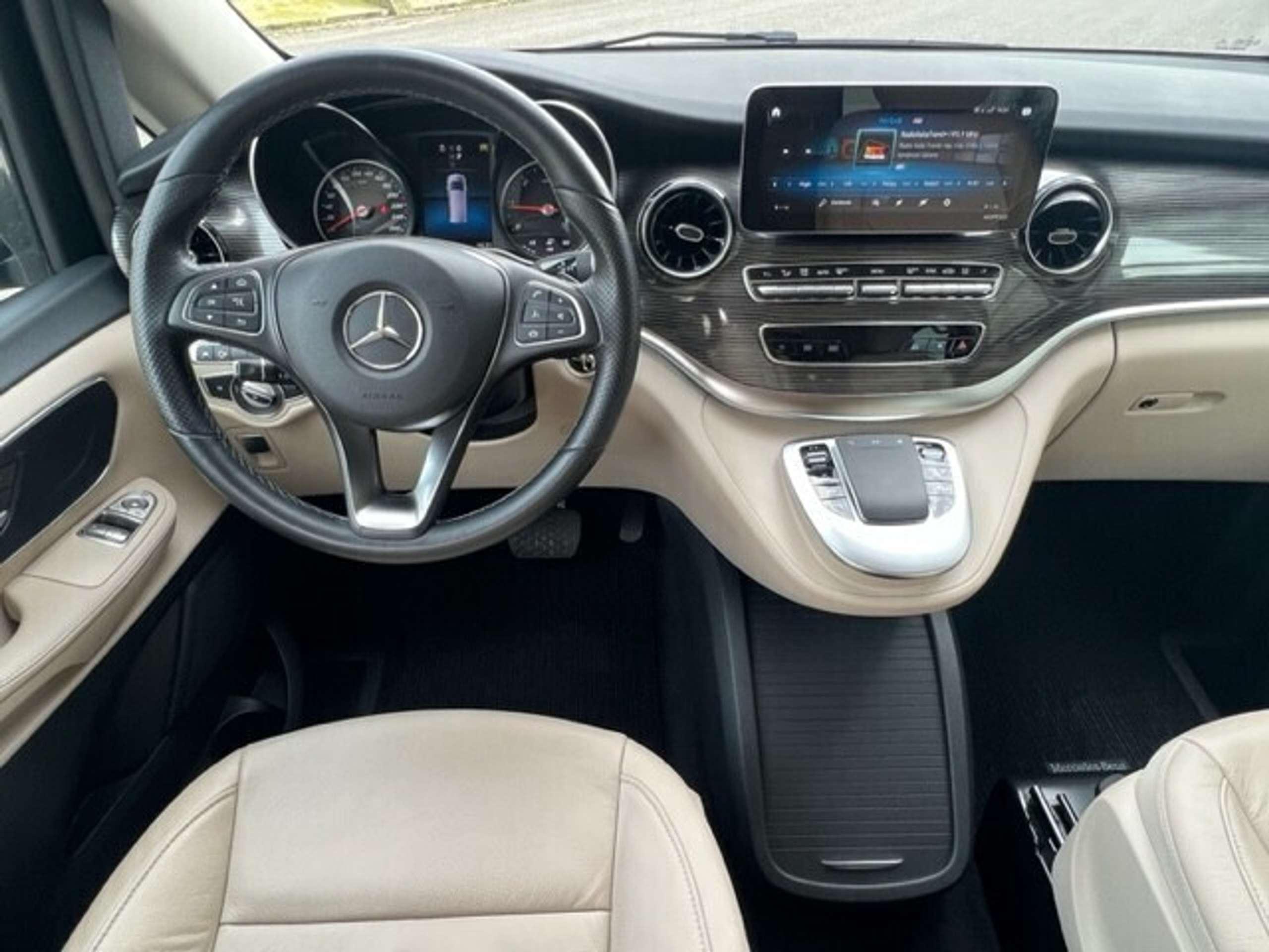 Mercedes-Benz - V 300