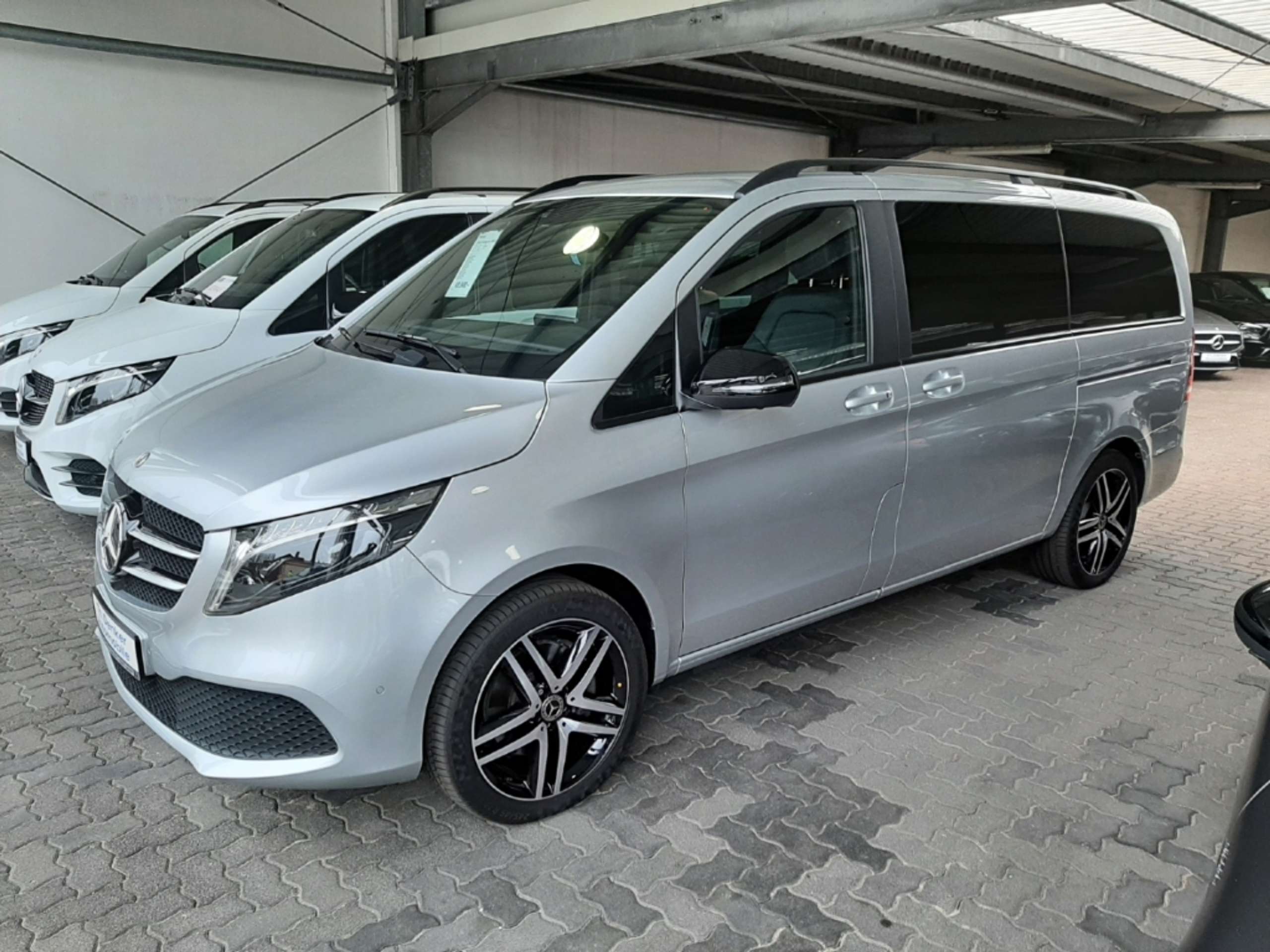 Mercedes-Benz - V 300