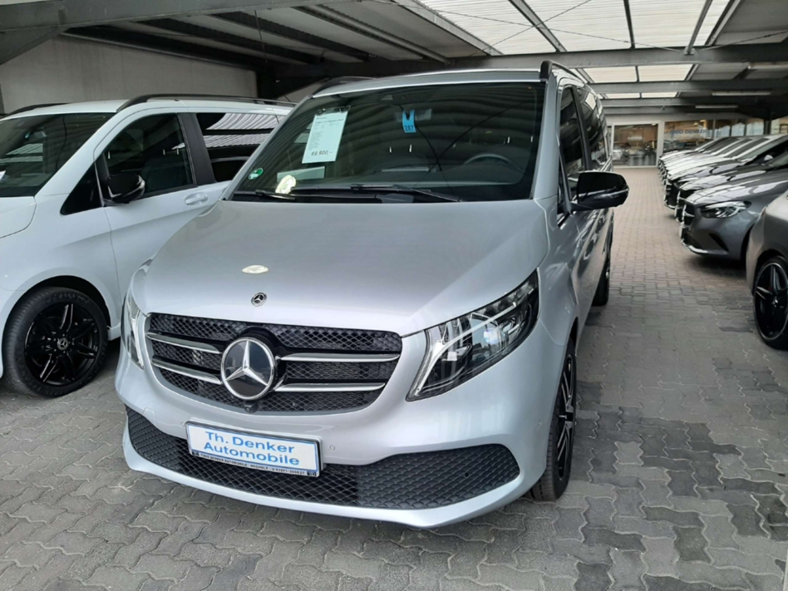 Mercedes-Benz - V 300