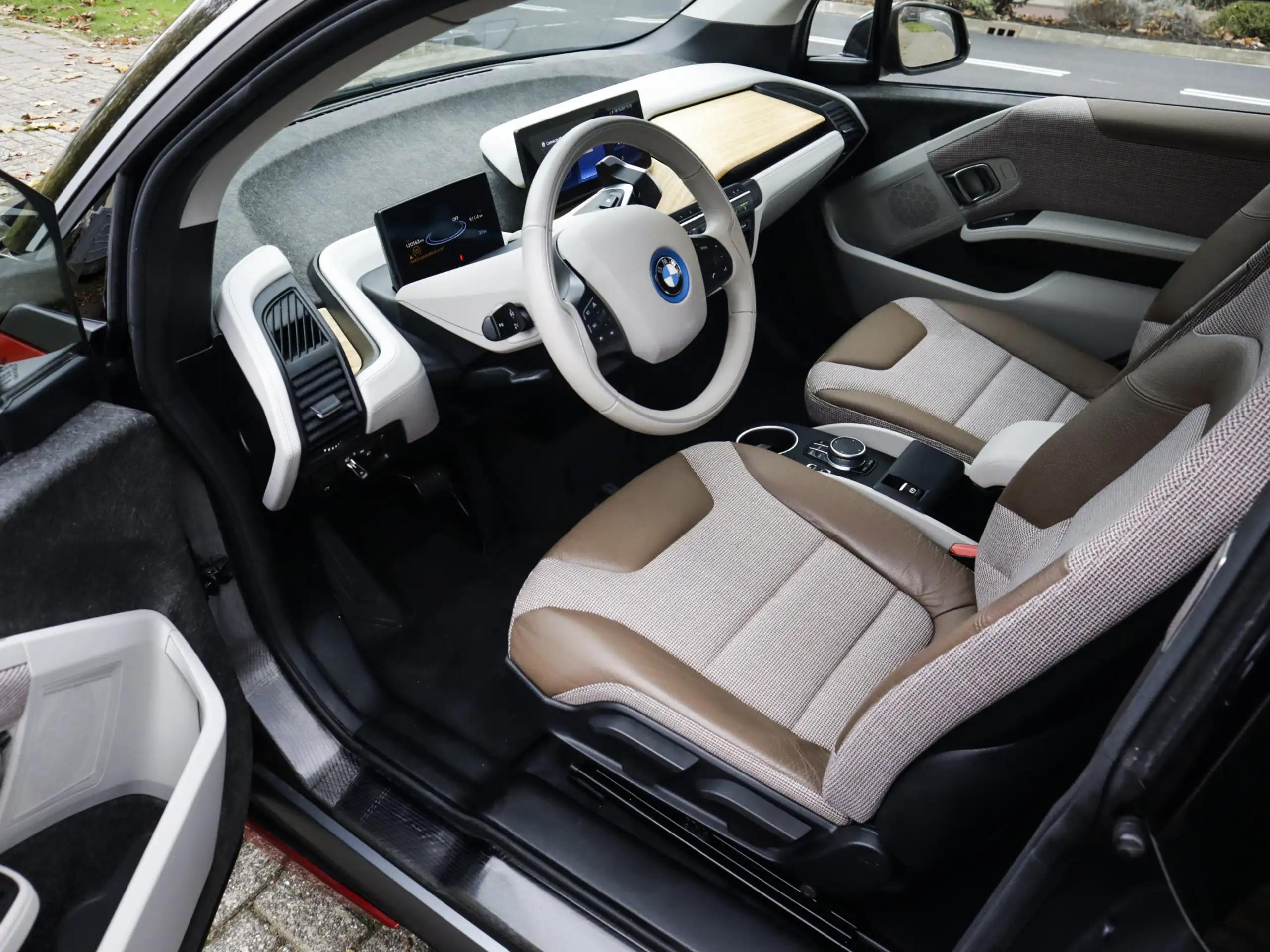 BMW - i3