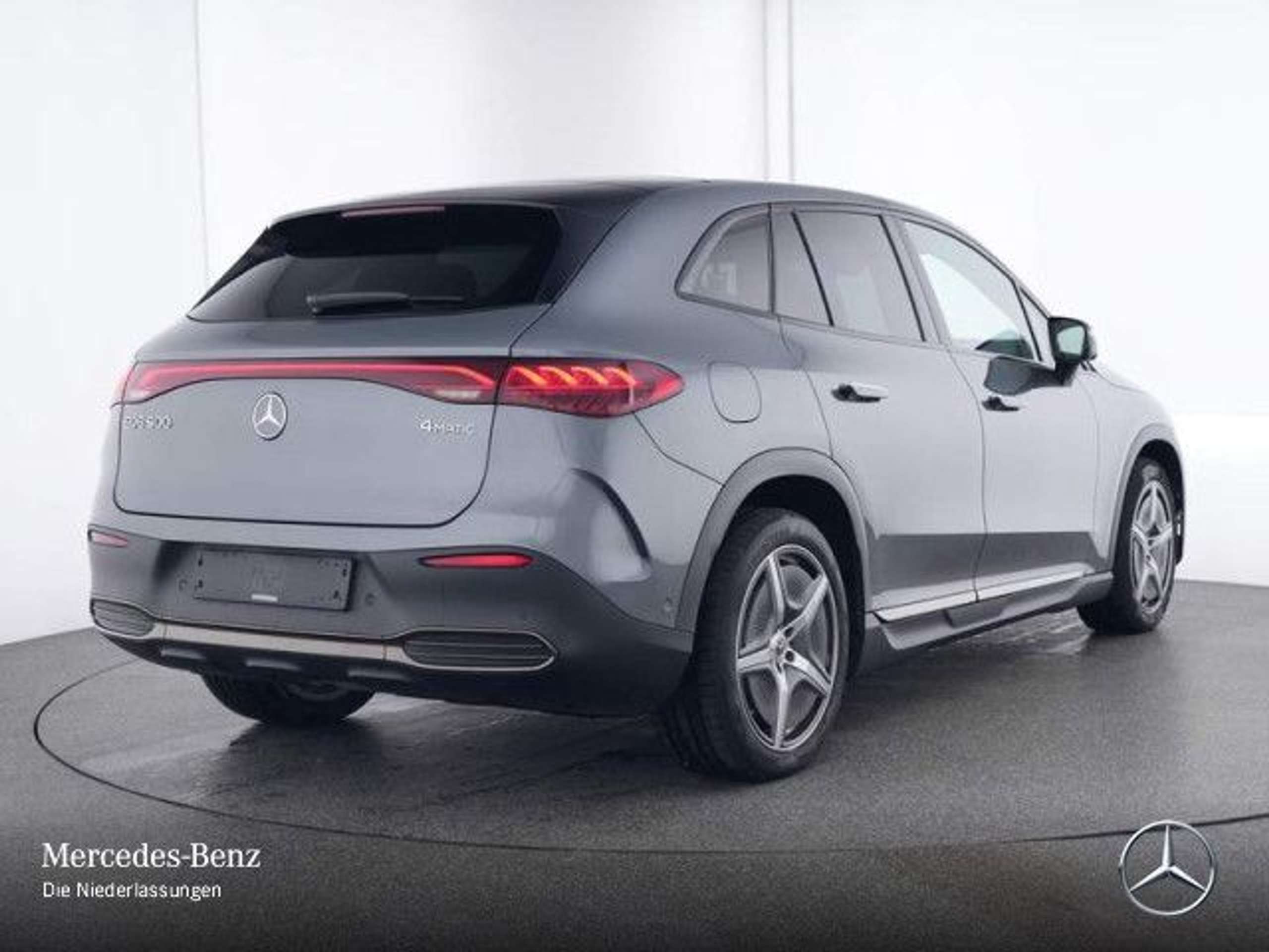 Mercedes-Benz - EQE SUV