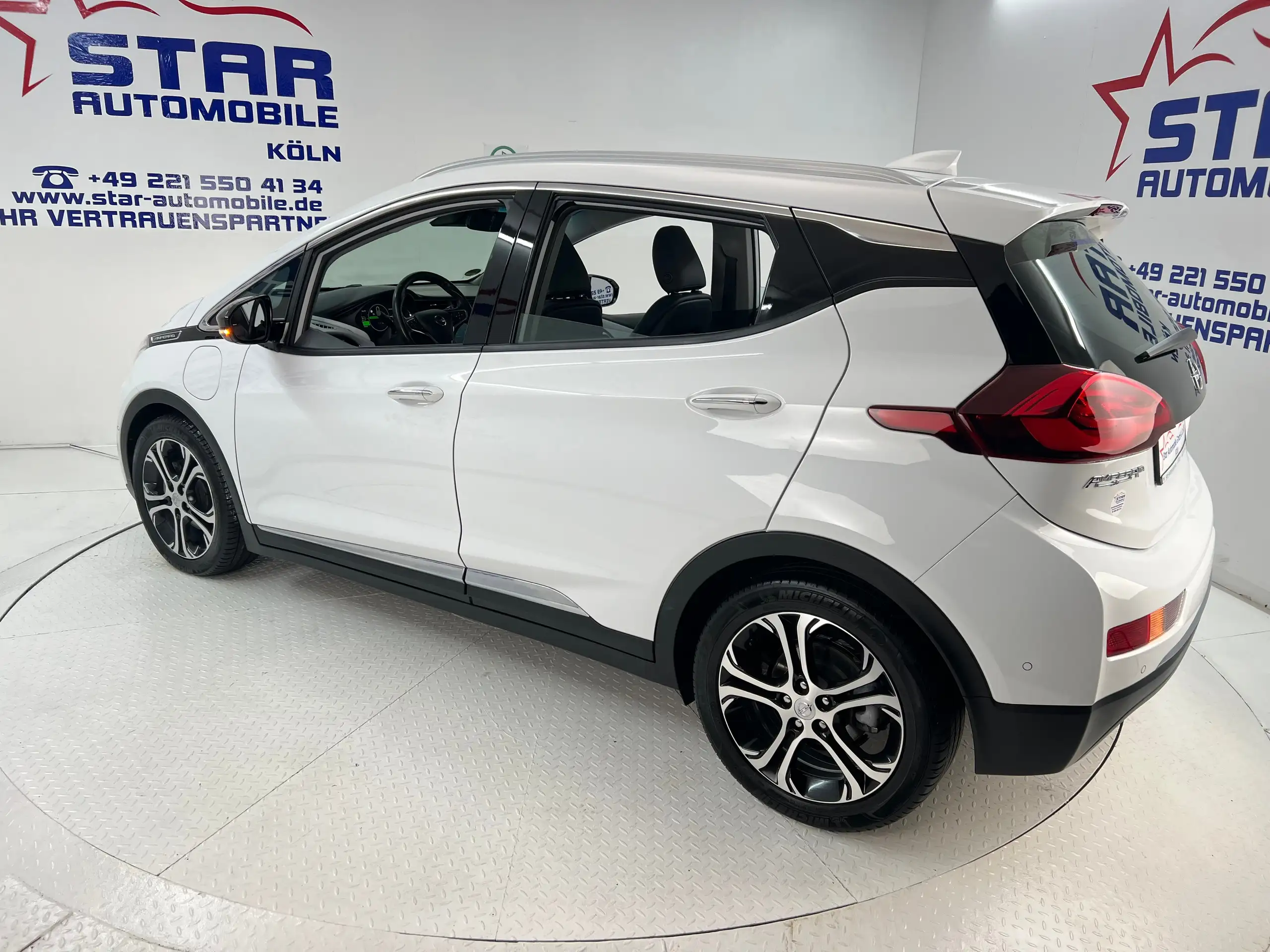 Opel - Ampera-E