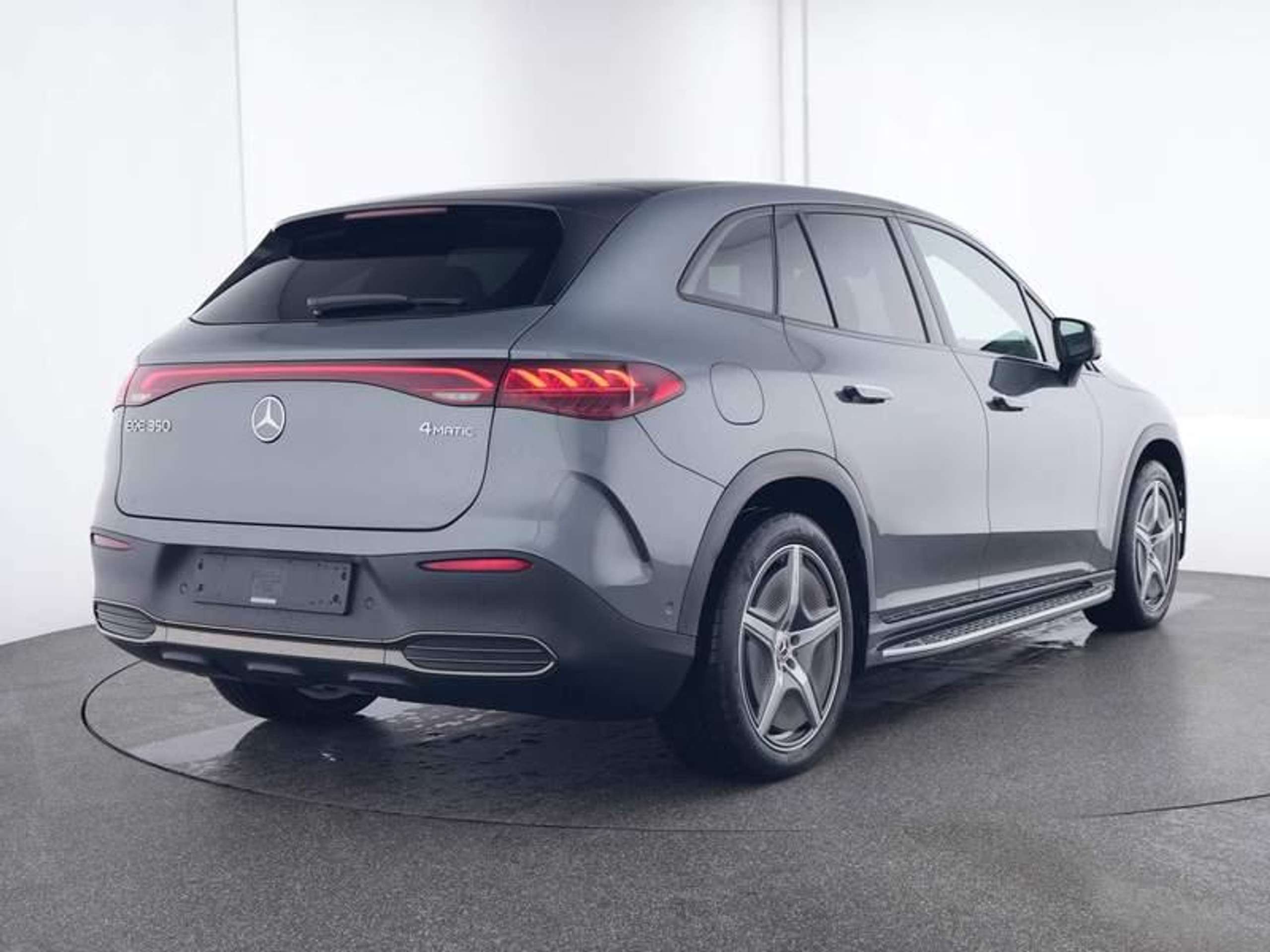 Mercedes-Benz - EQE SUV