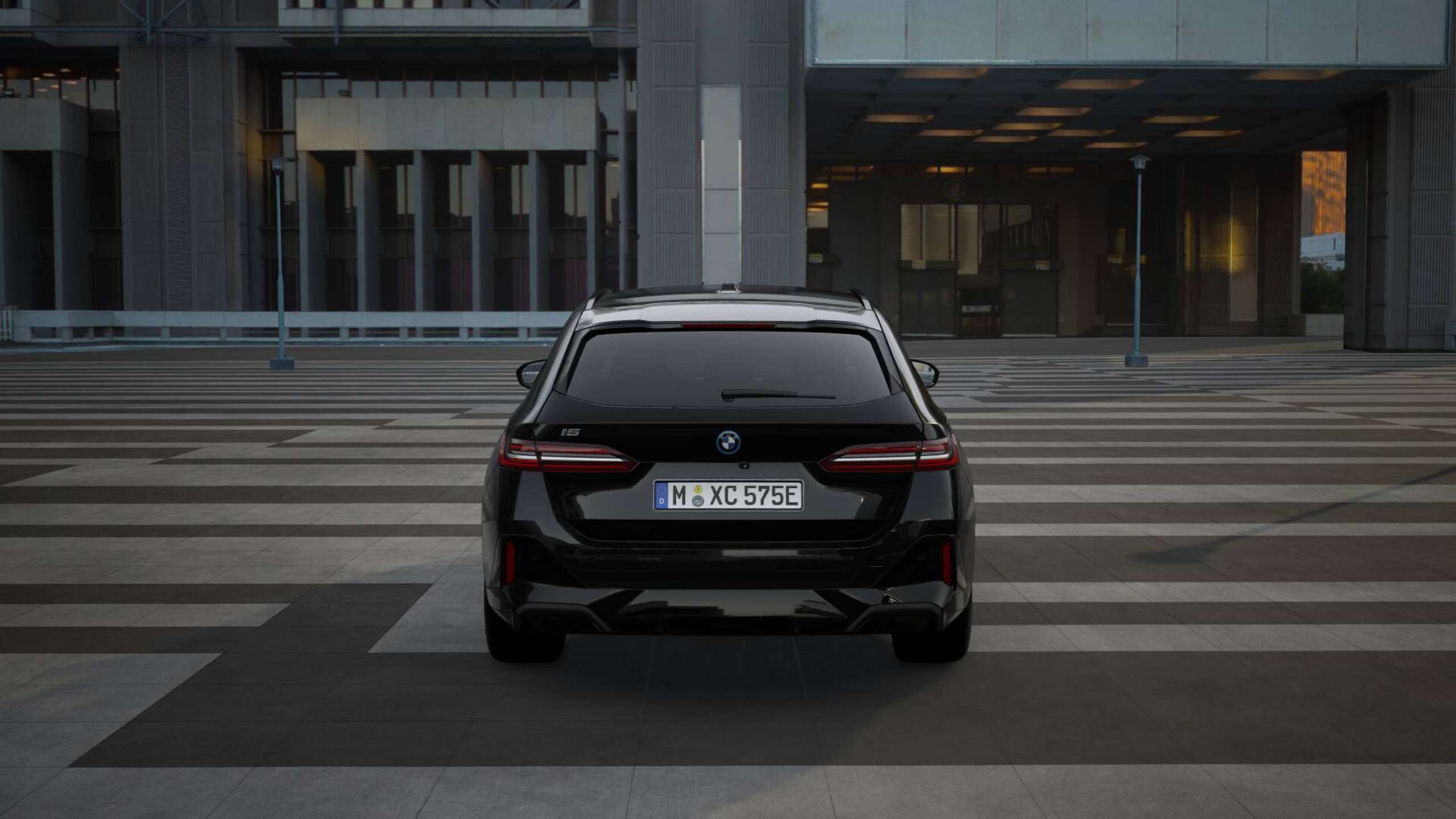 BMW - i5