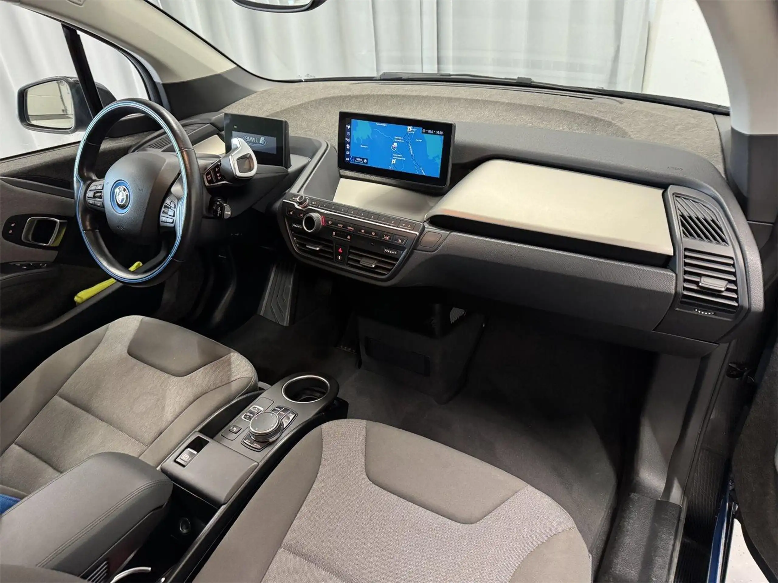 BMW - i3