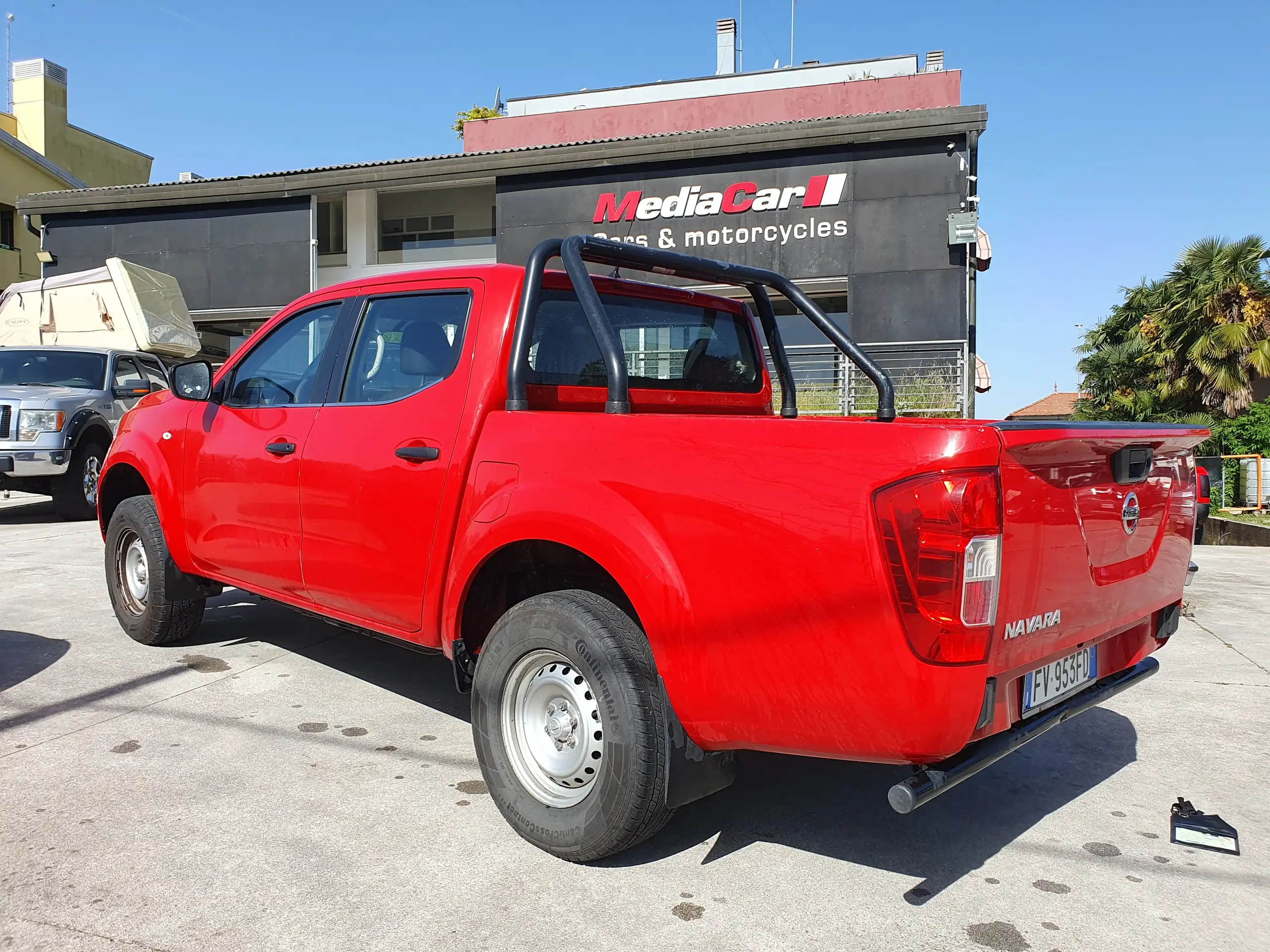 Nissan - Navara