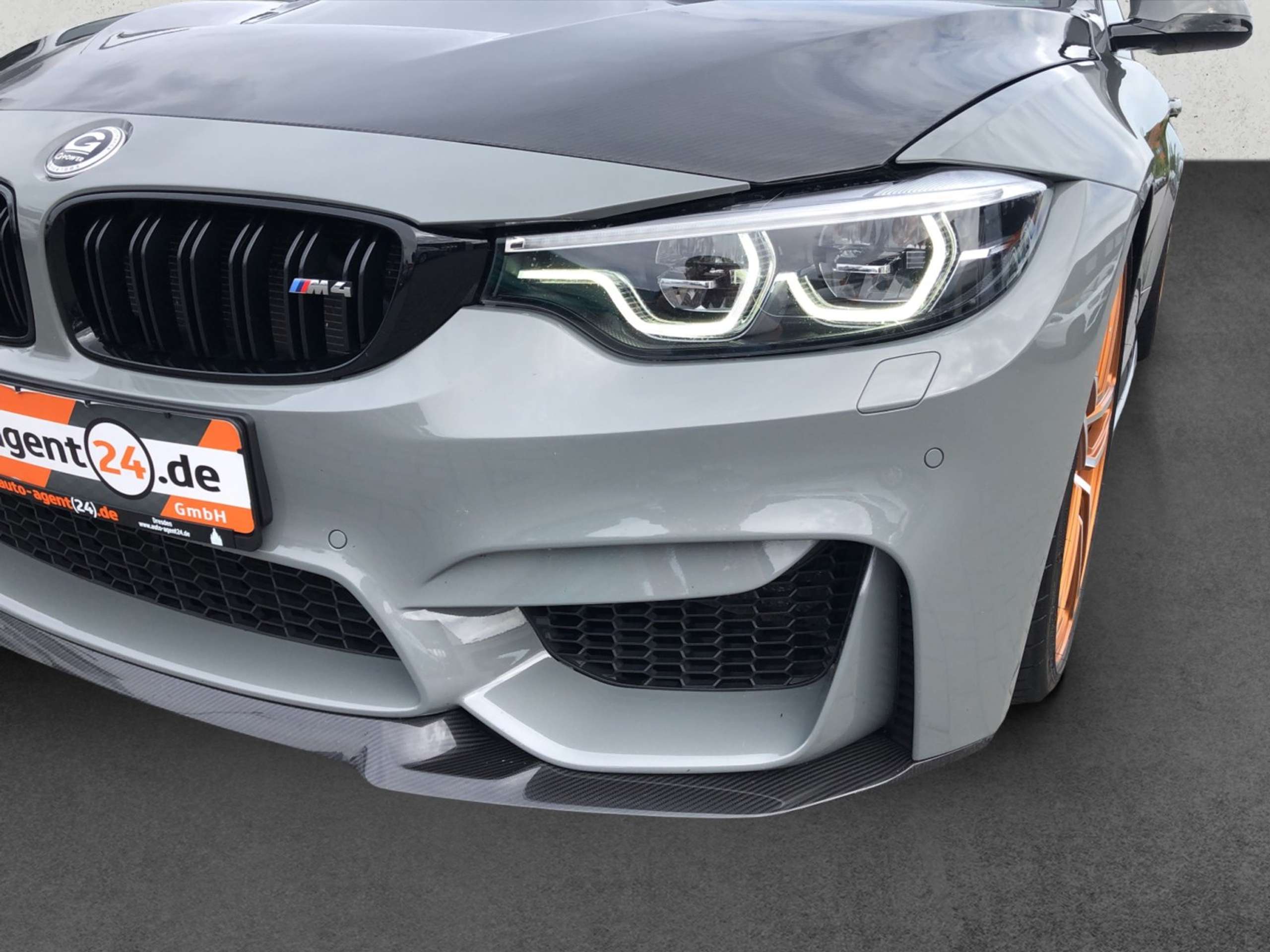 BMW - M4