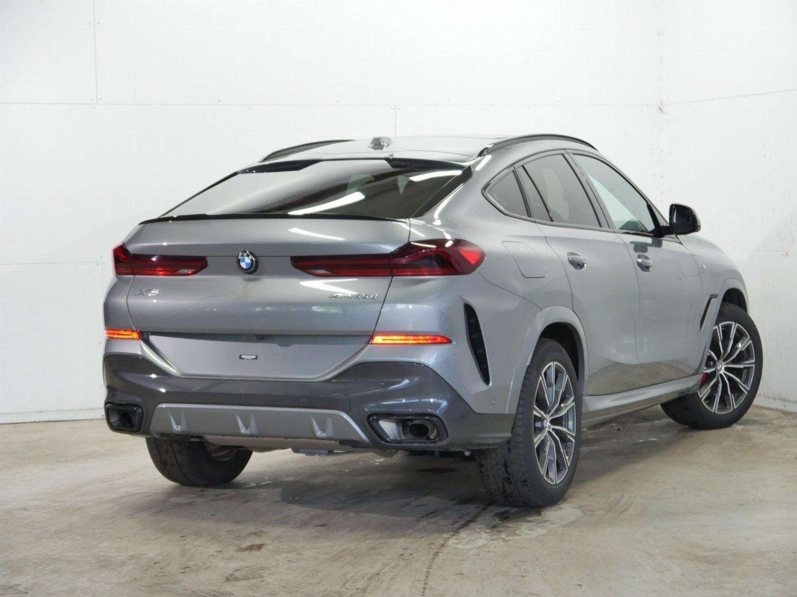 BMW - X6