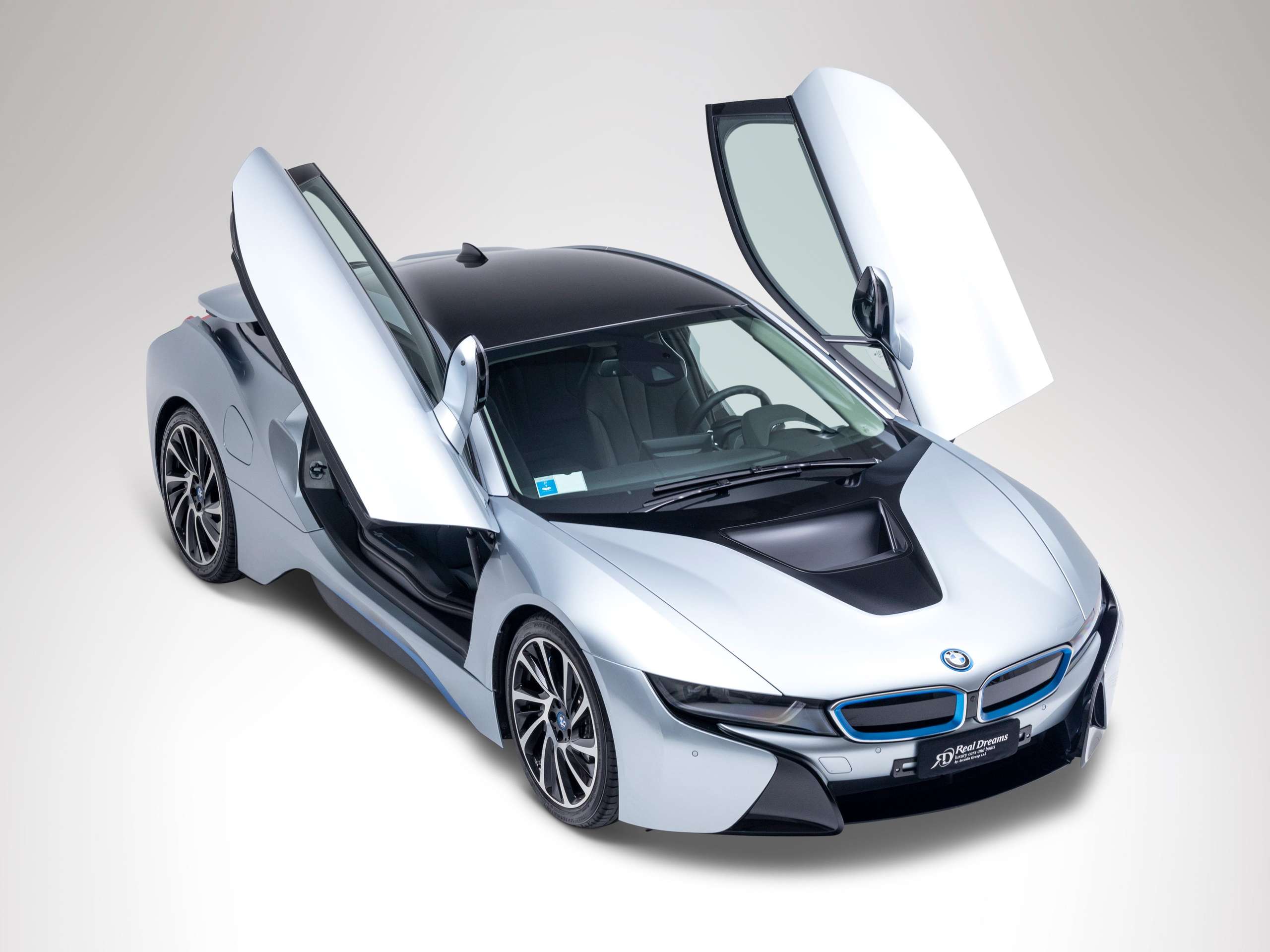 BMW - i8