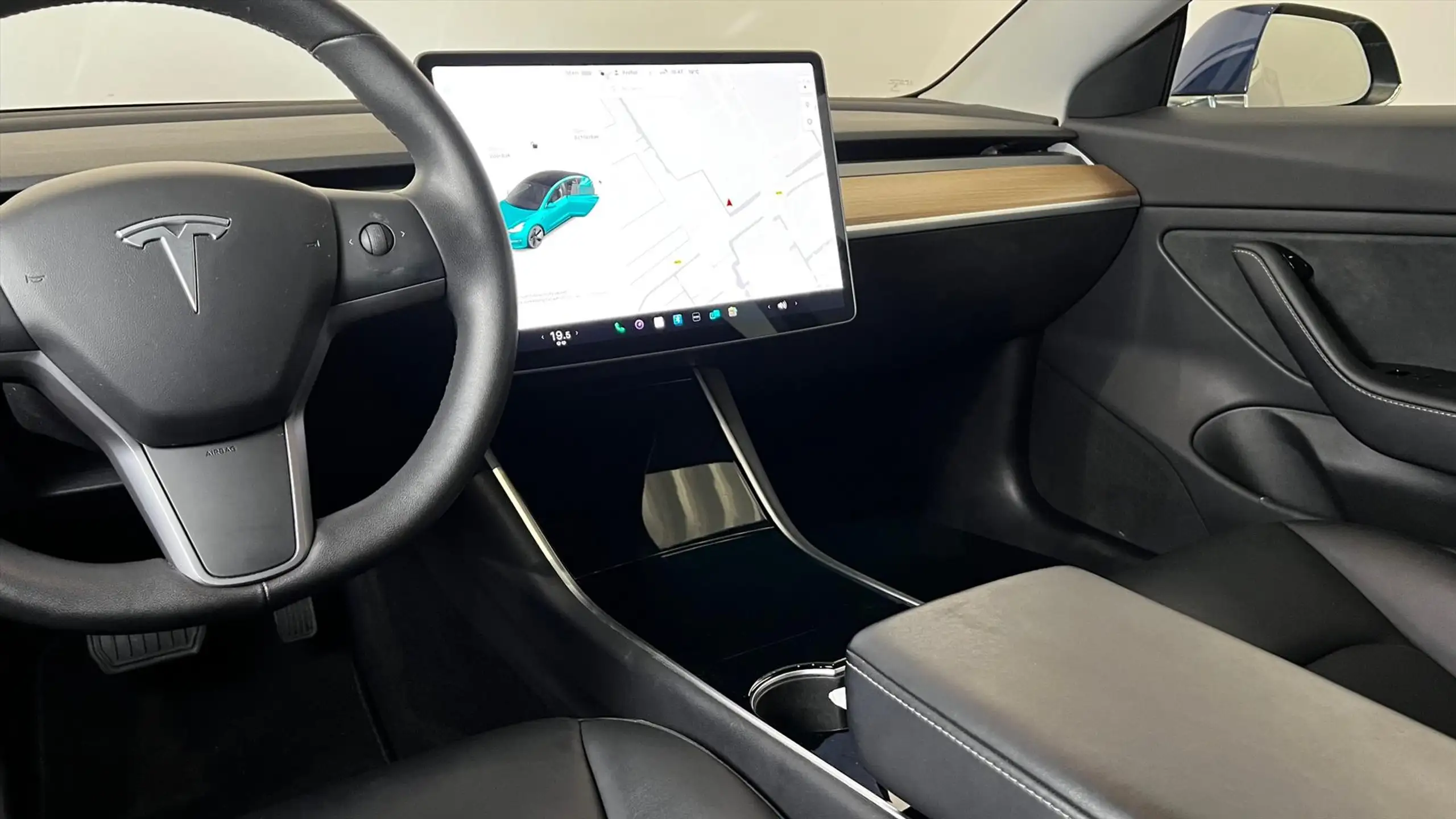 Tesla - Model 3