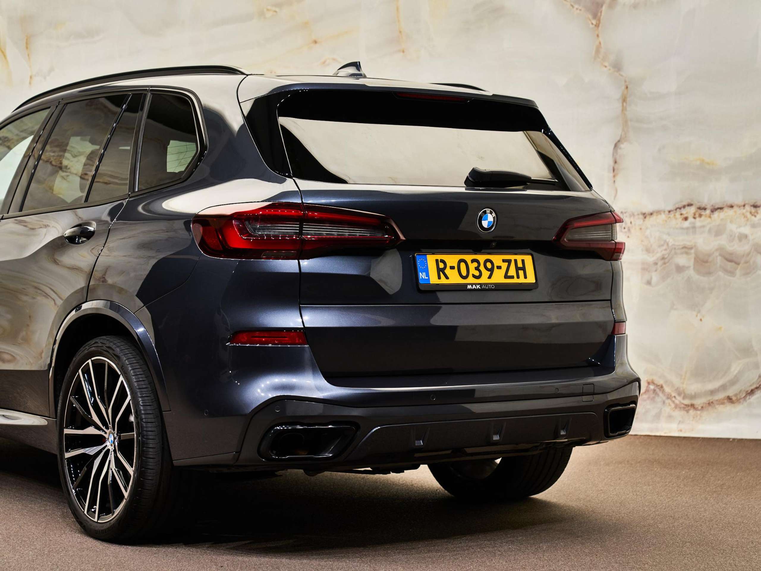 BMW - X5