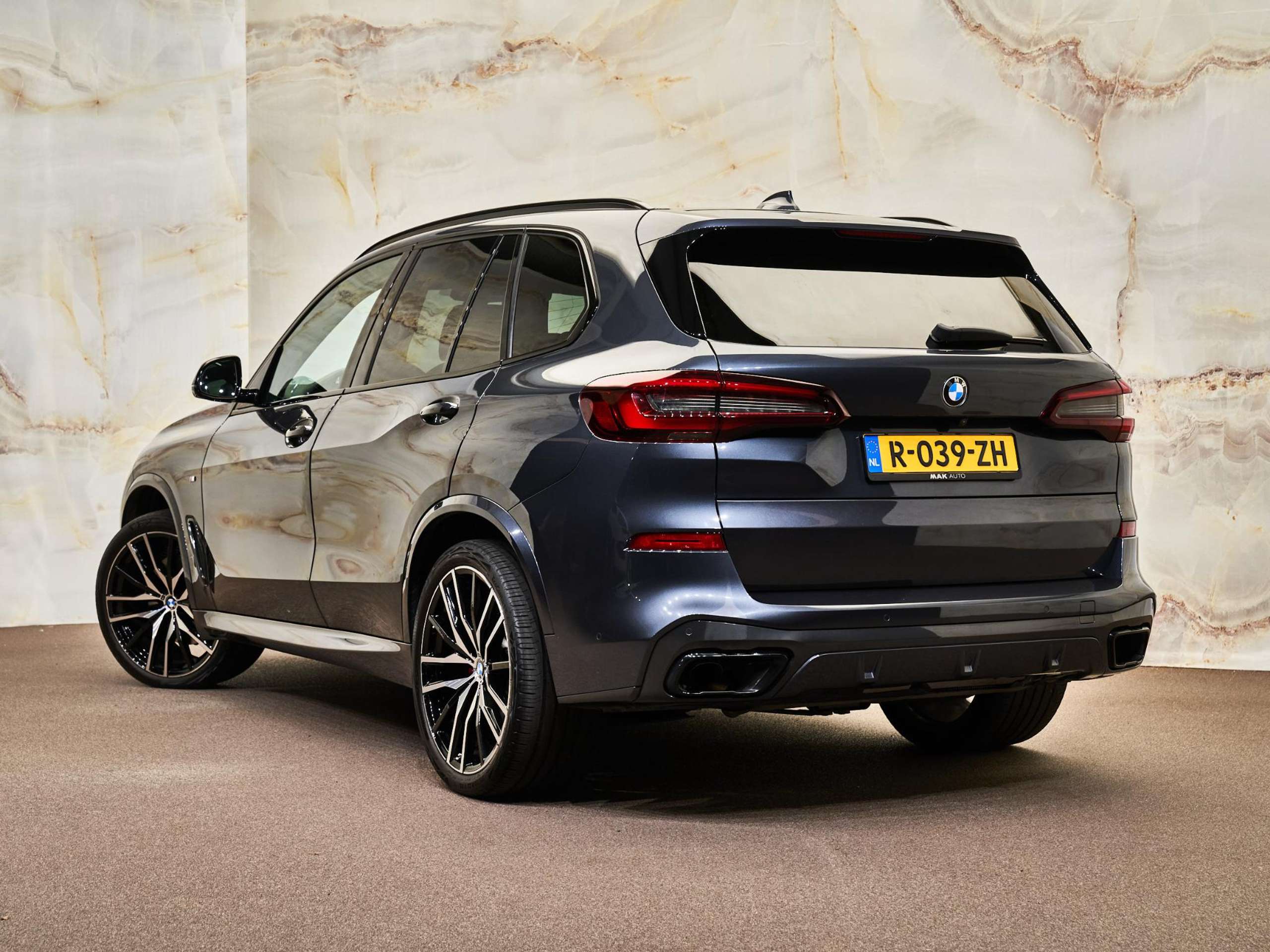 BMW - X5