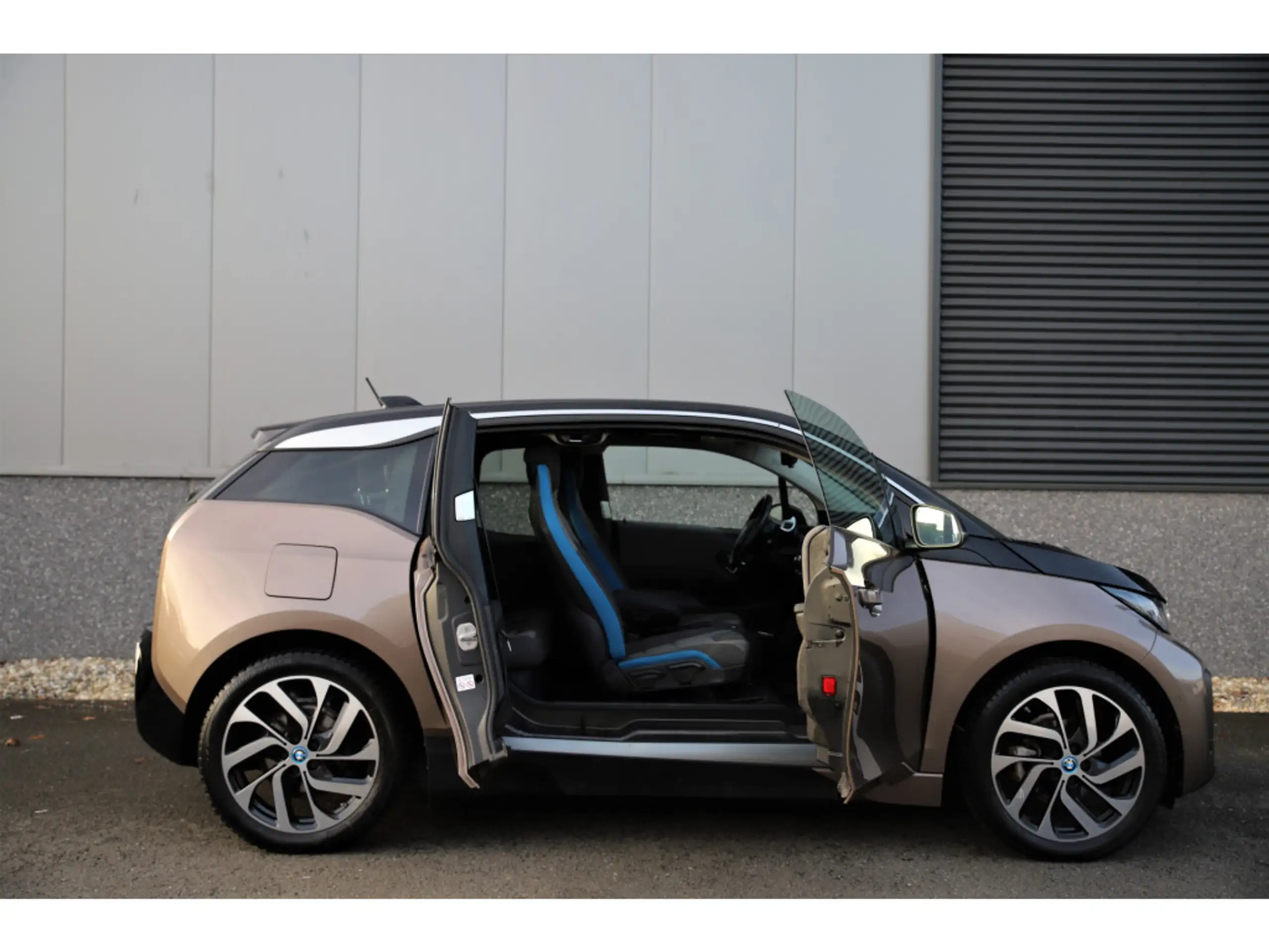 BMW - i3