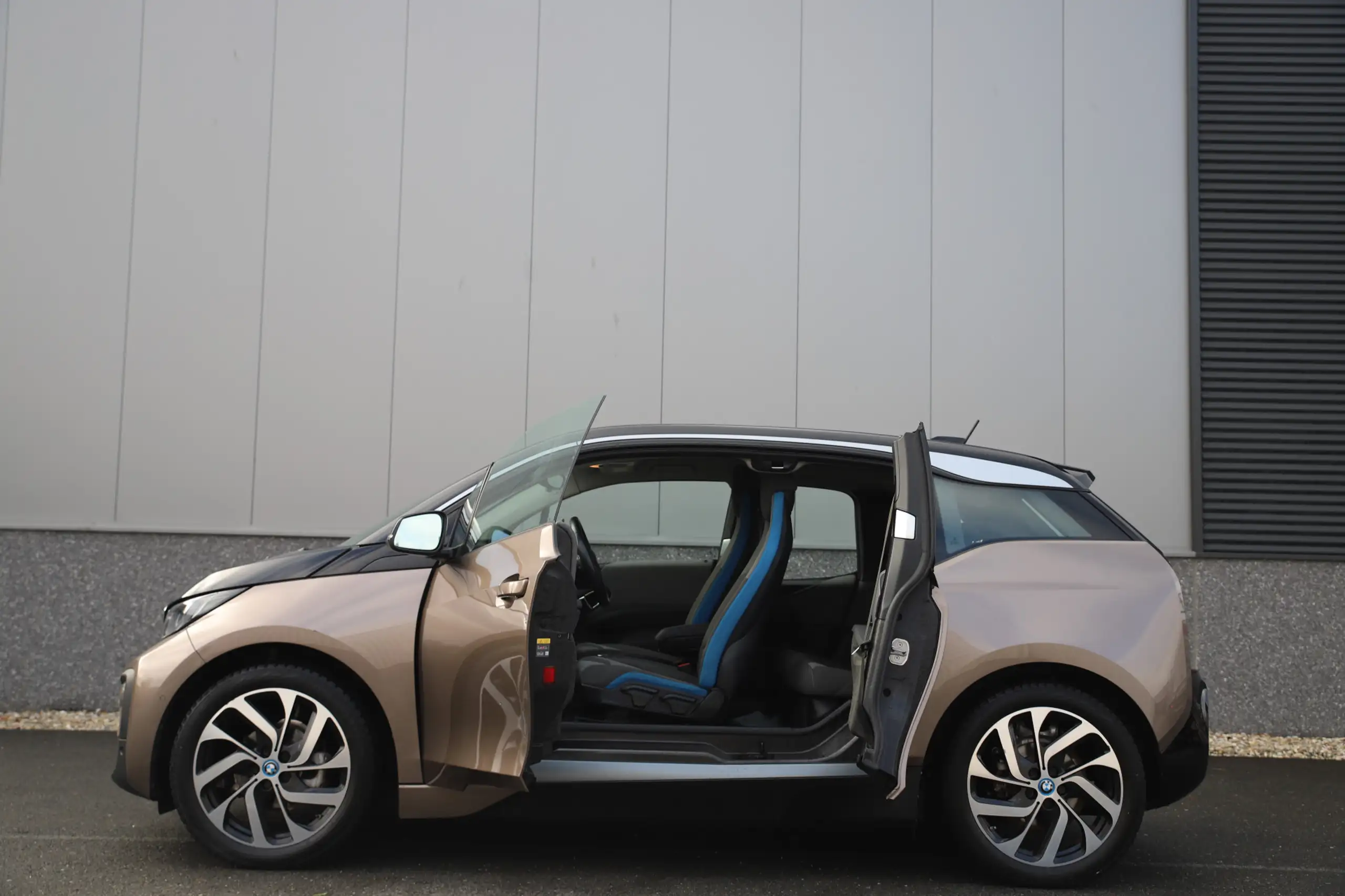 BMW - i3