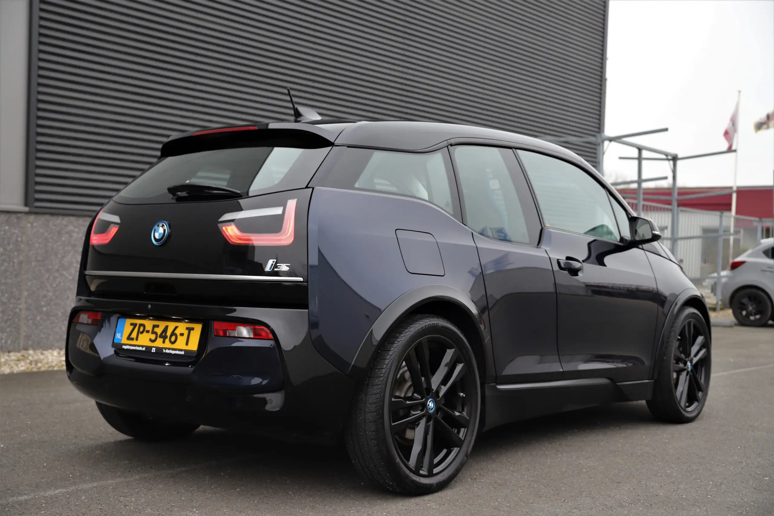 BMW - i3