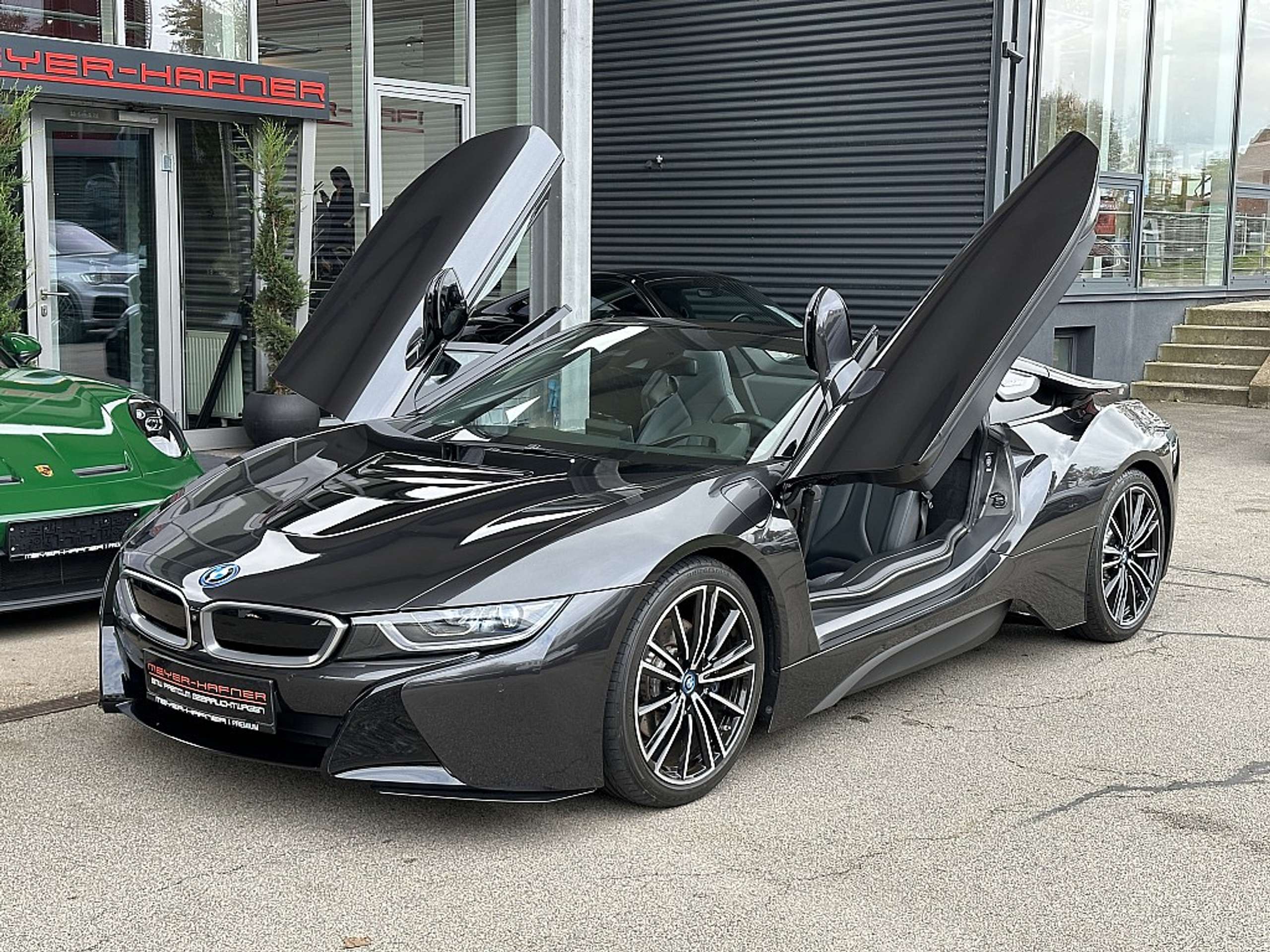 BMW - i8