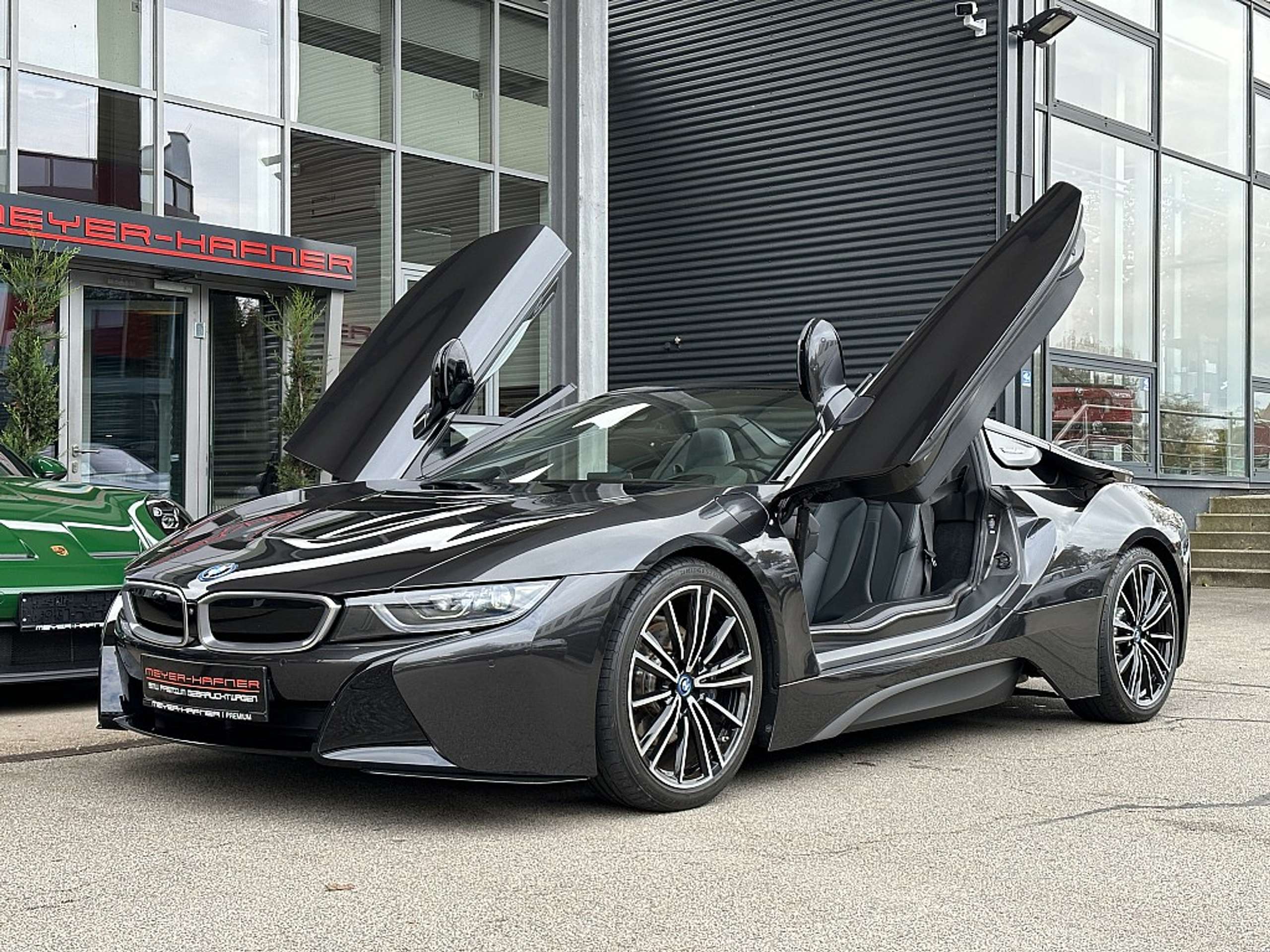 BMW - i8