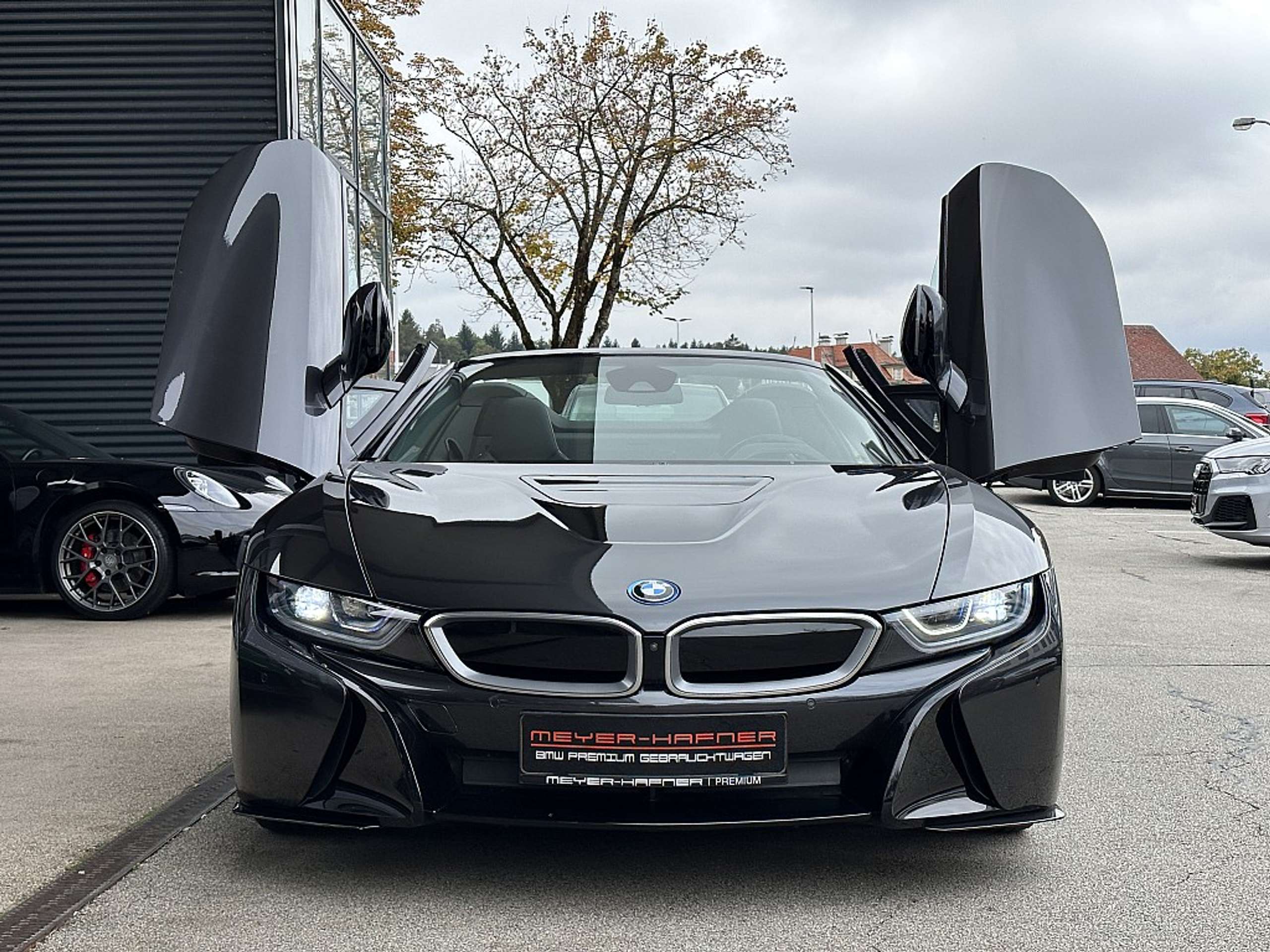 BMW - i8