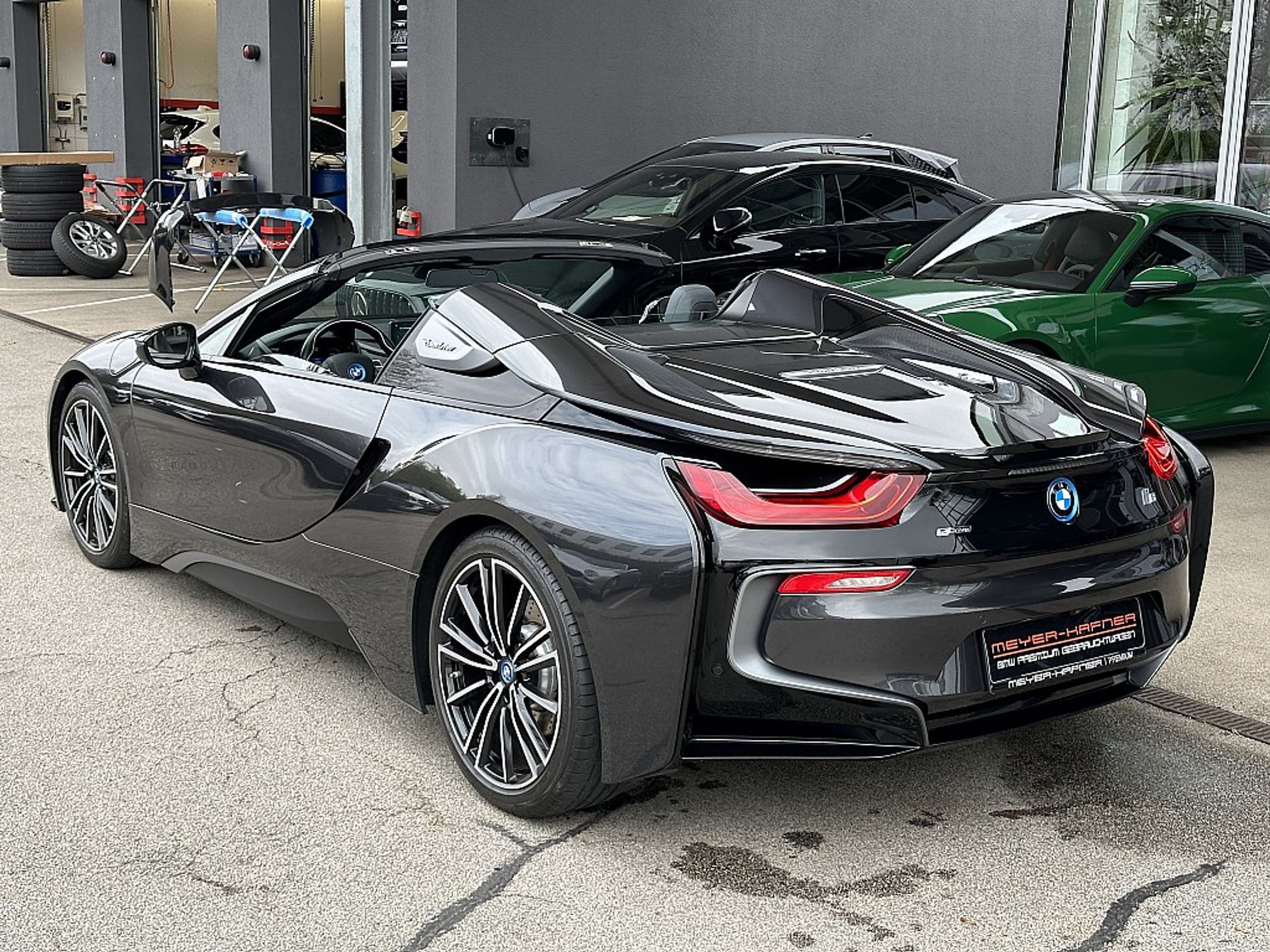 BMW - i8