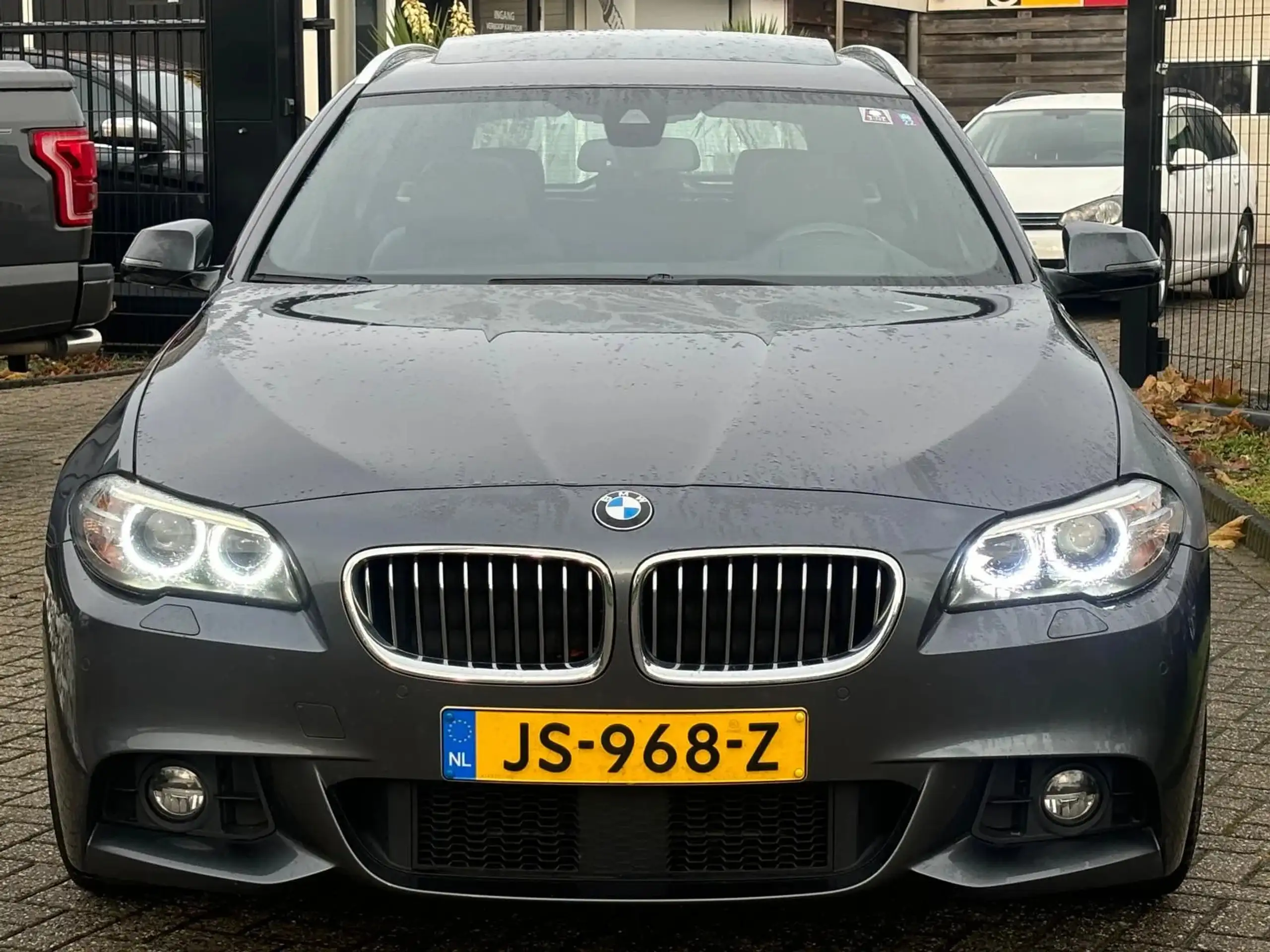 BMW - 528