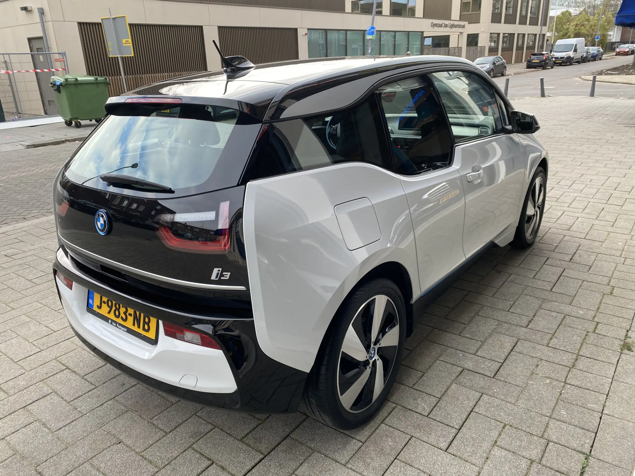 BMW - i3