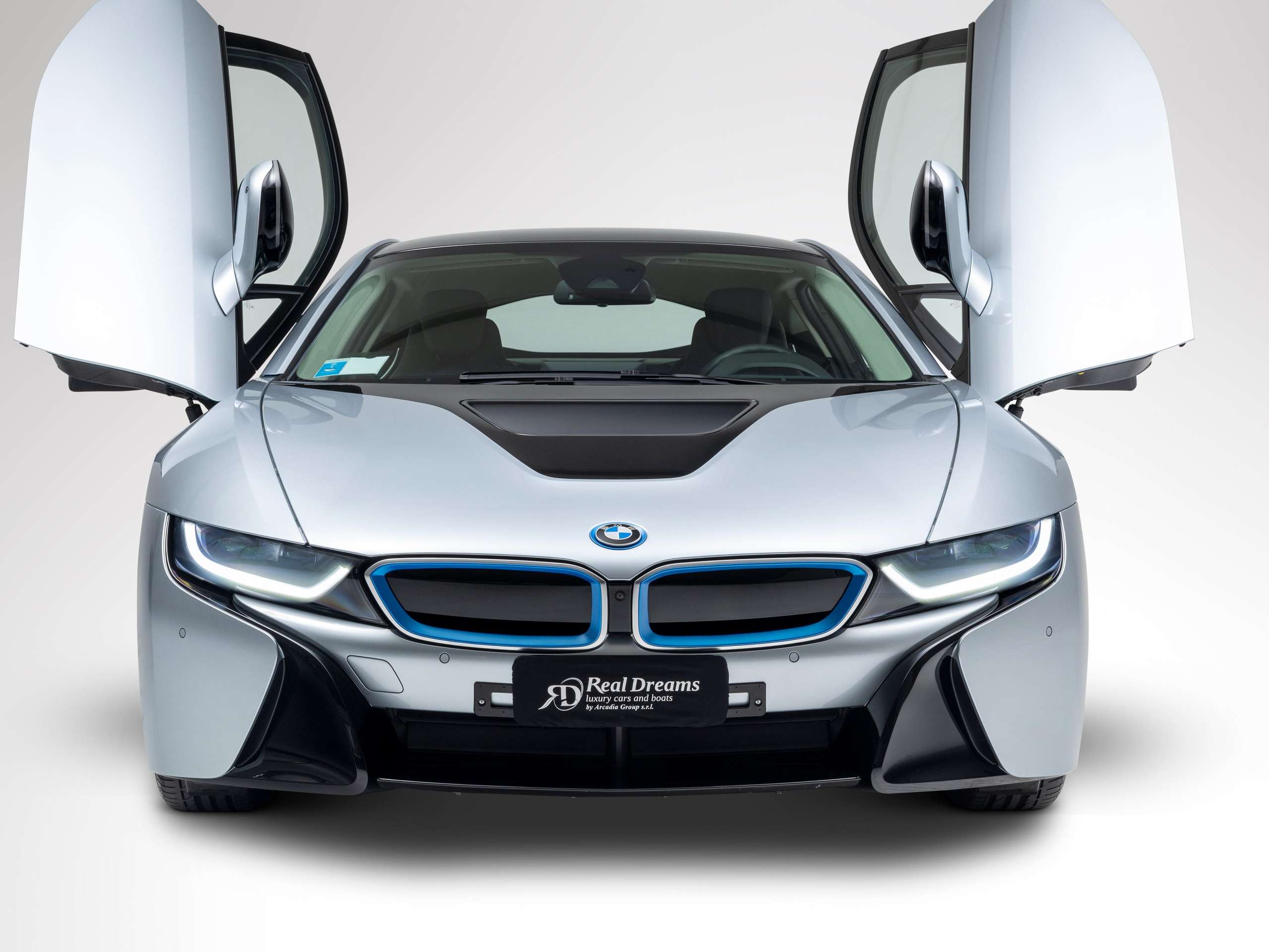 BMW - i8