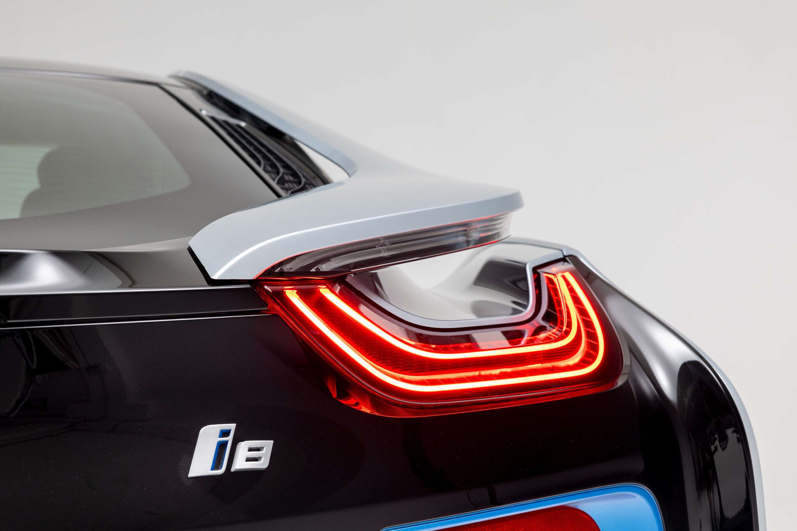 BMW - i8