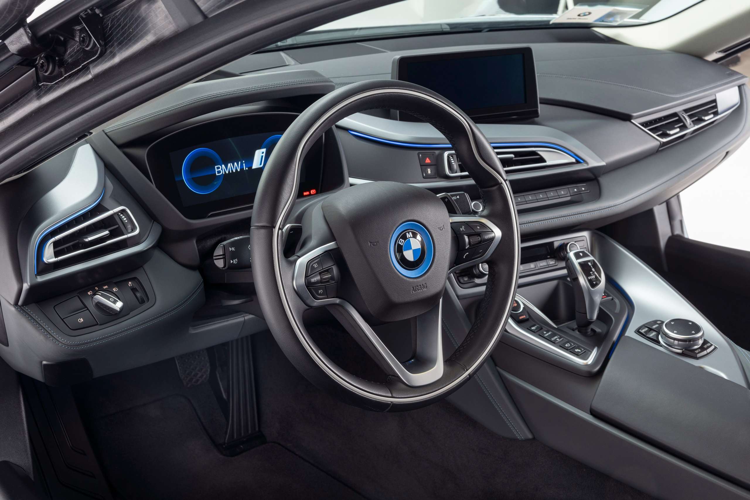 BMW - i8