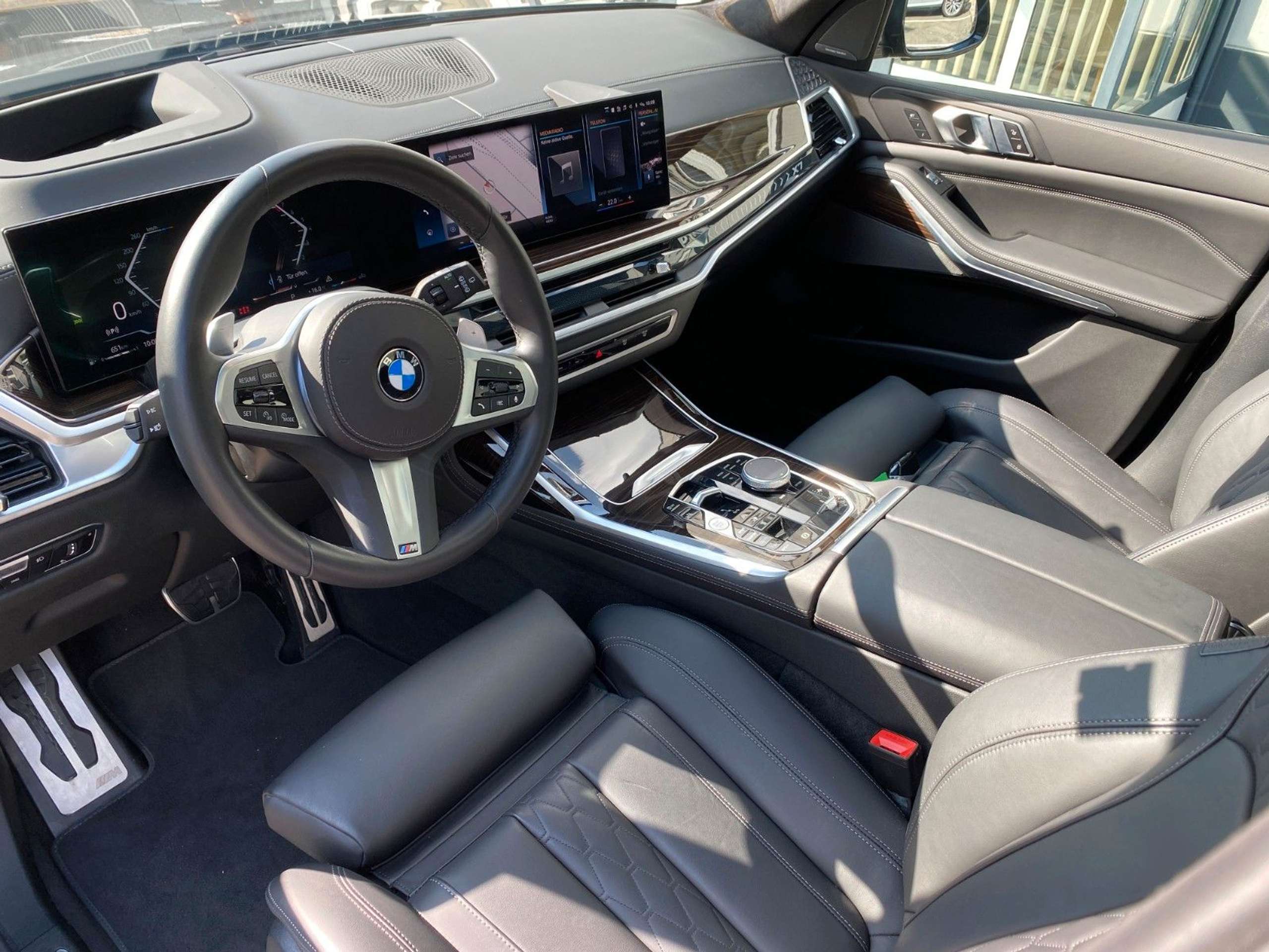 BMW - X7