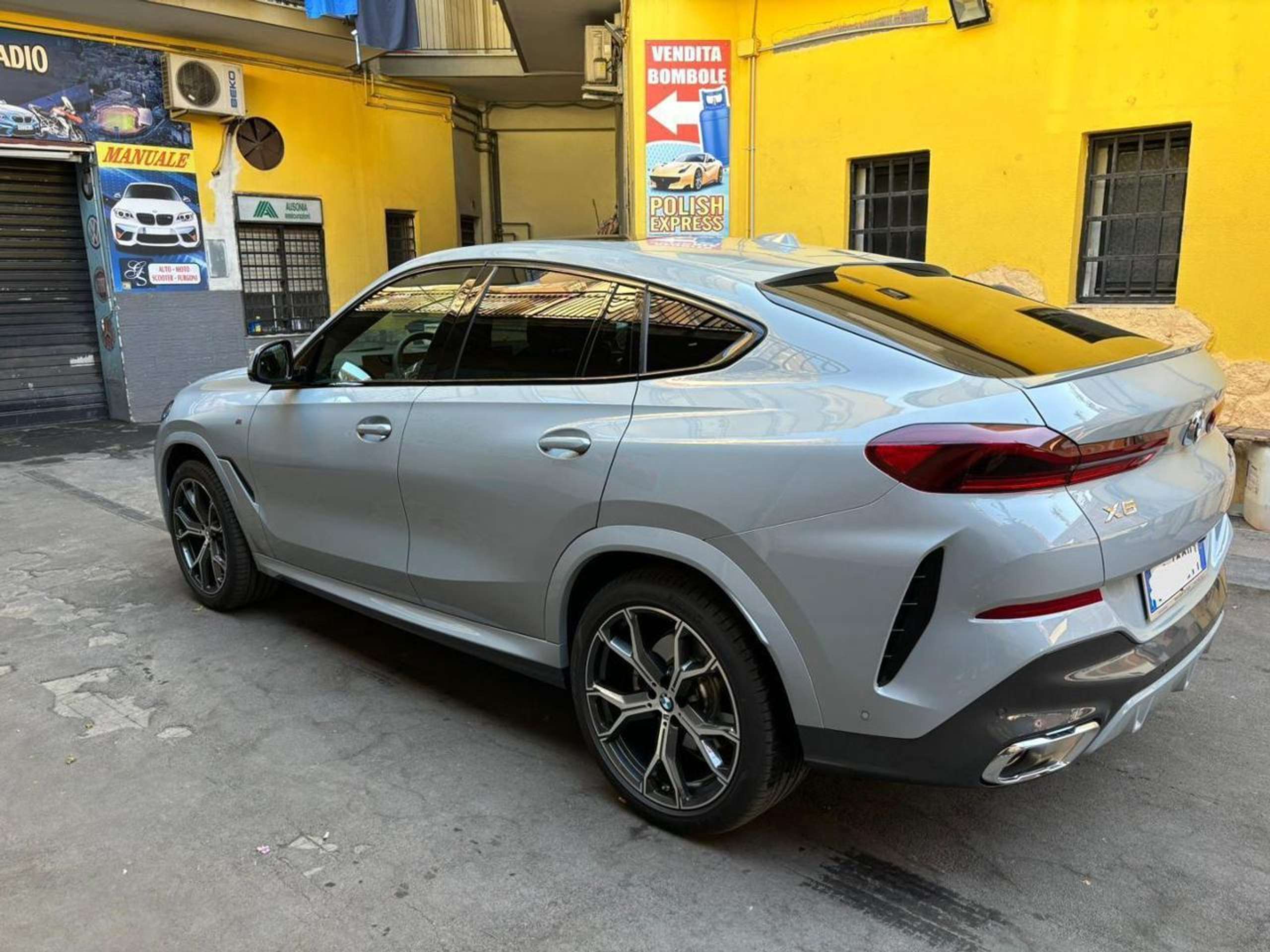 BMW - X6