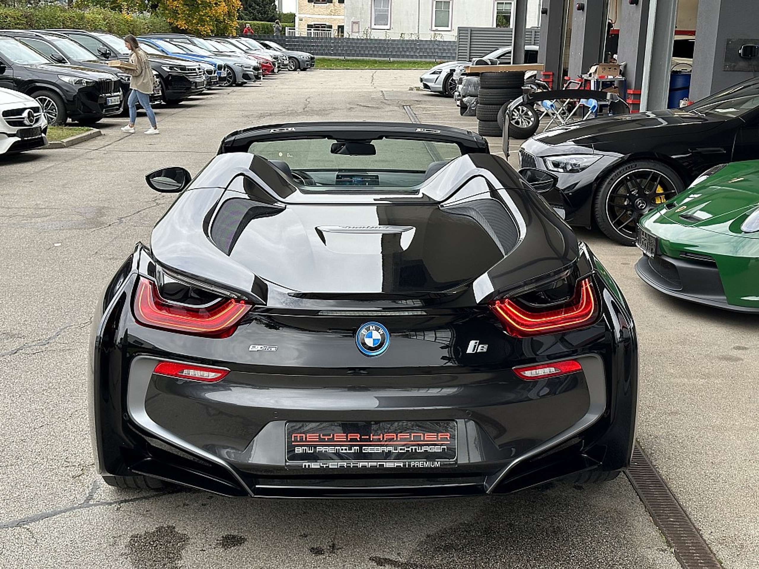 BMW - i8