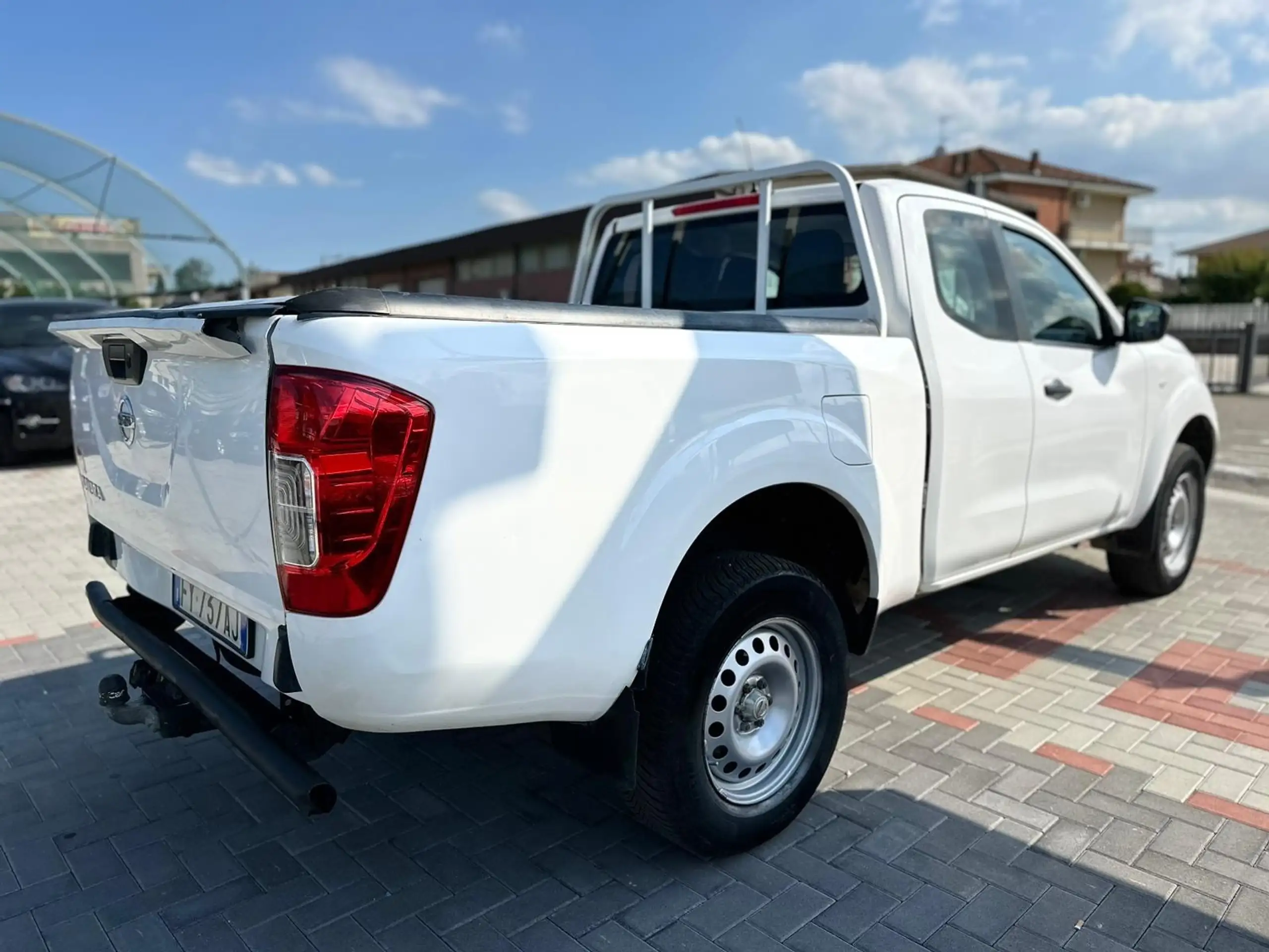 Nissan - Navara