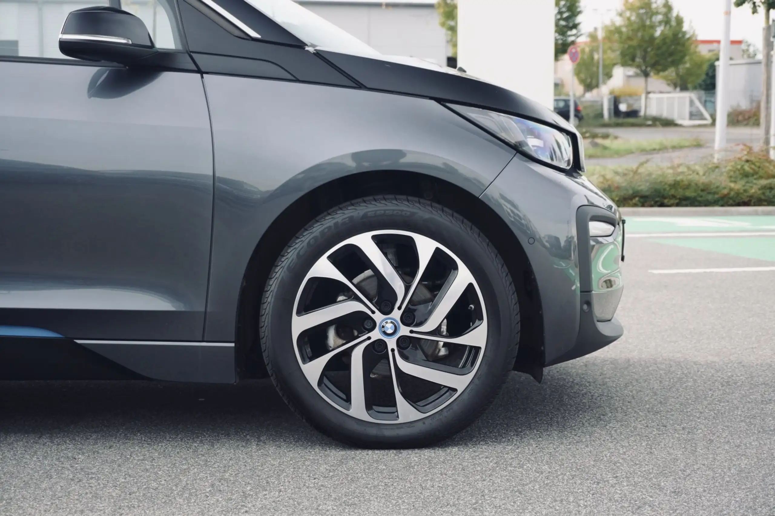 BMW - i3