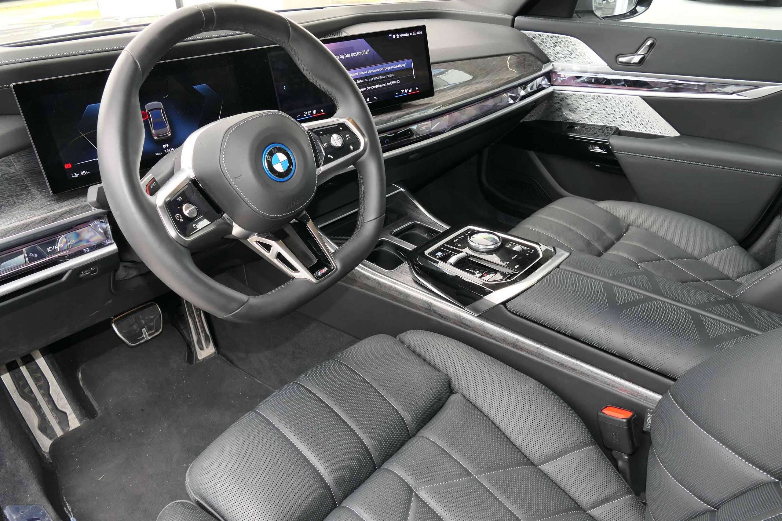 BMW - i7