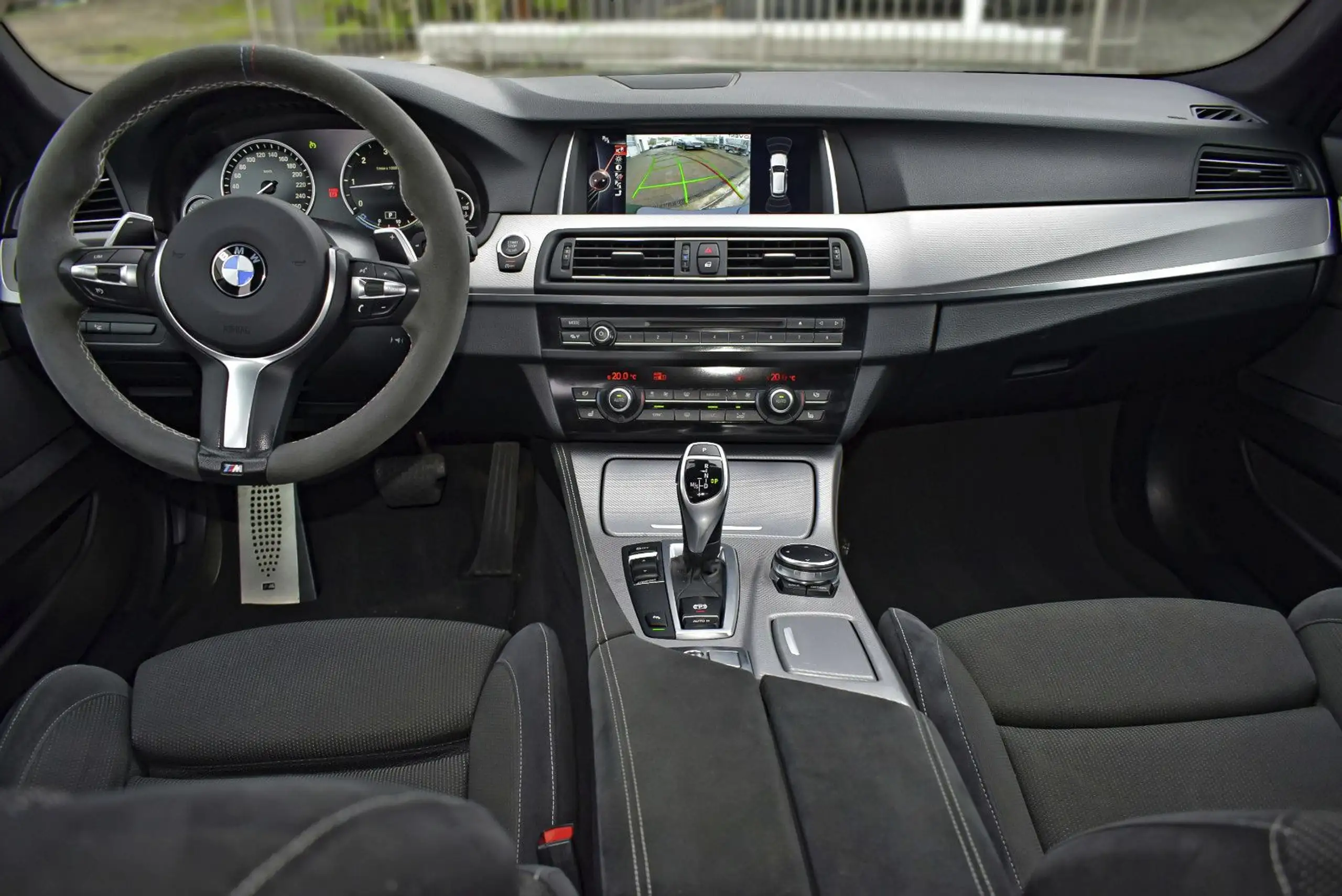 BMW - 525