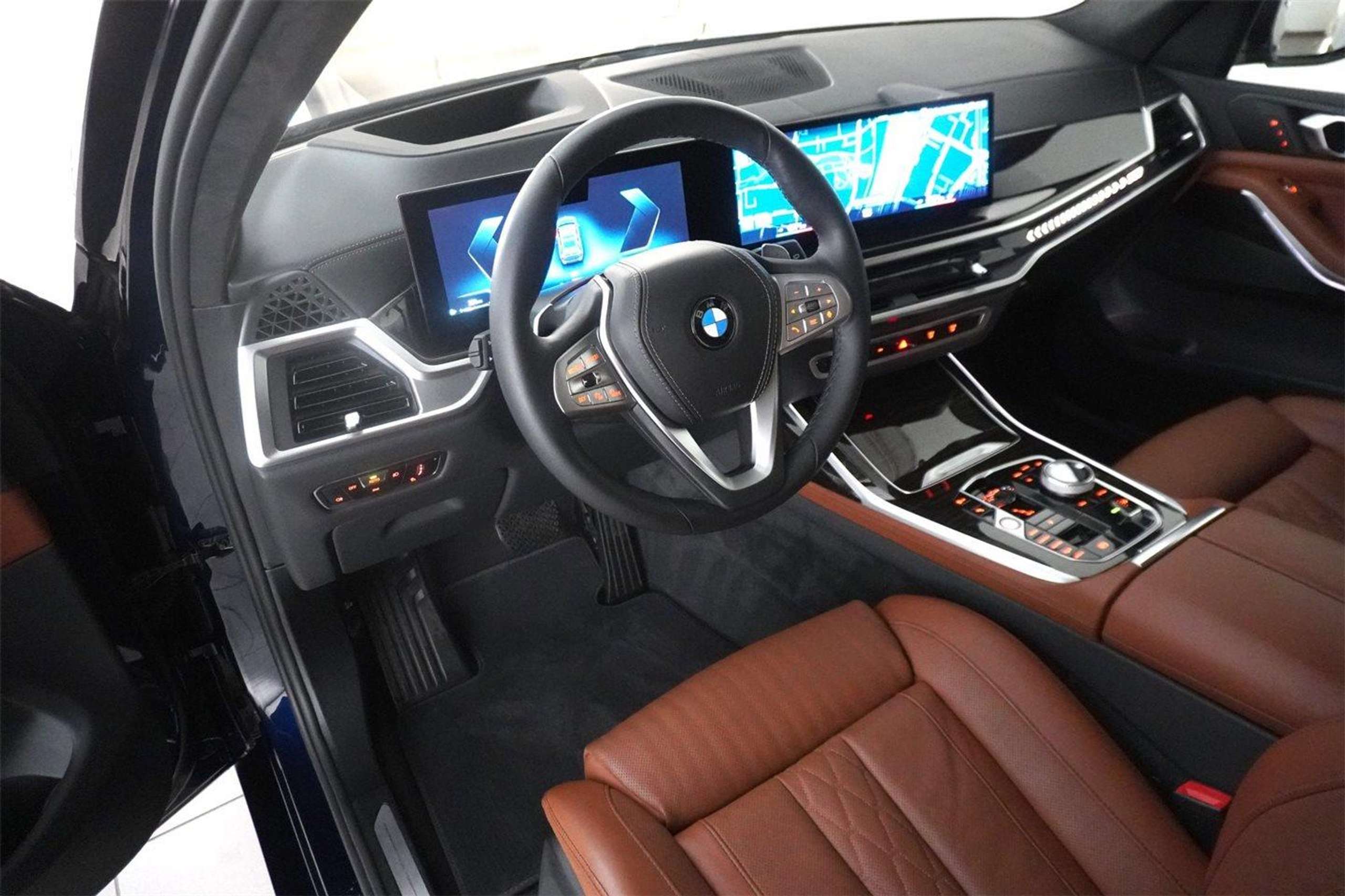 BMW - X7