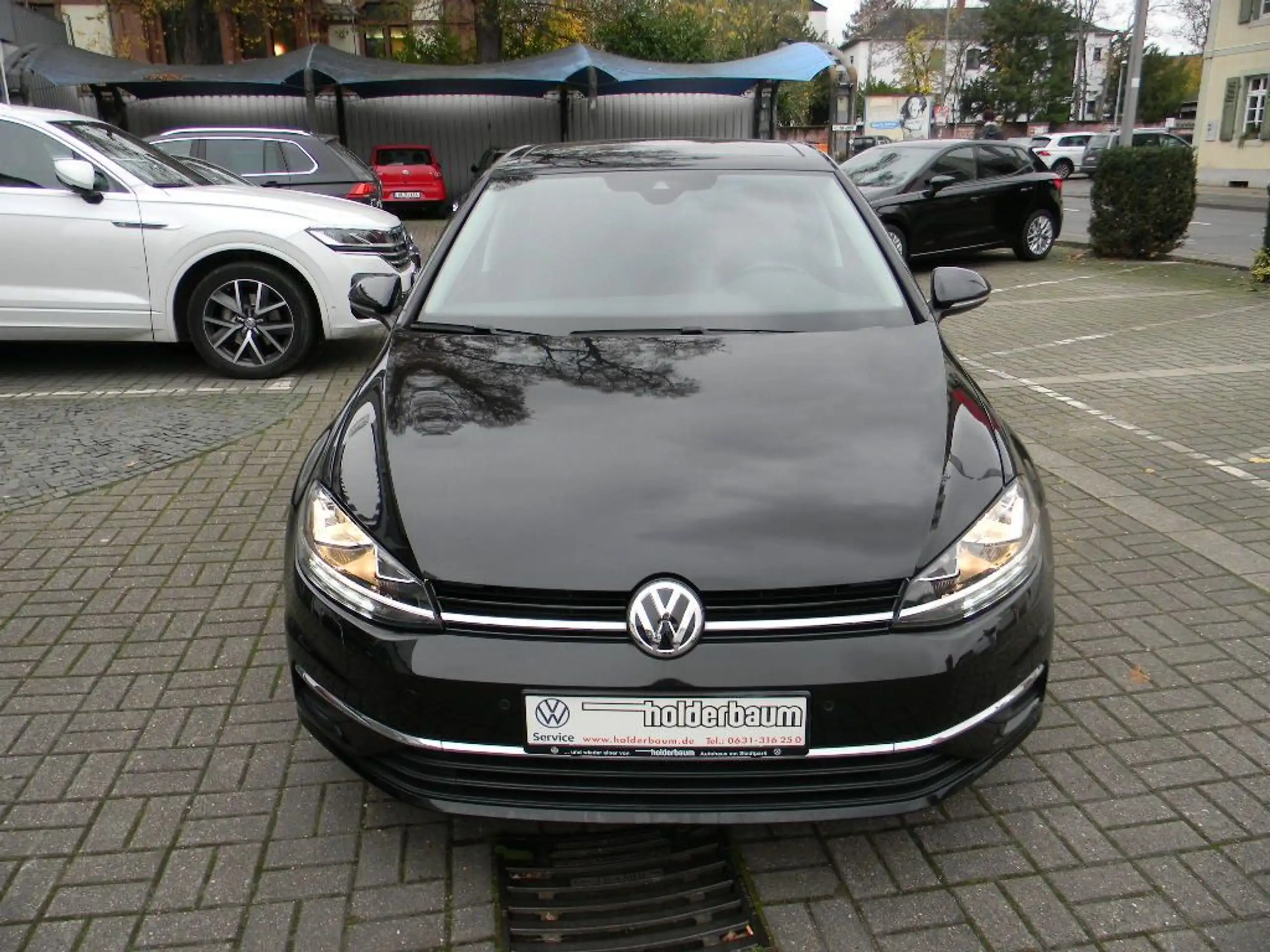 Volkswagen - Golf