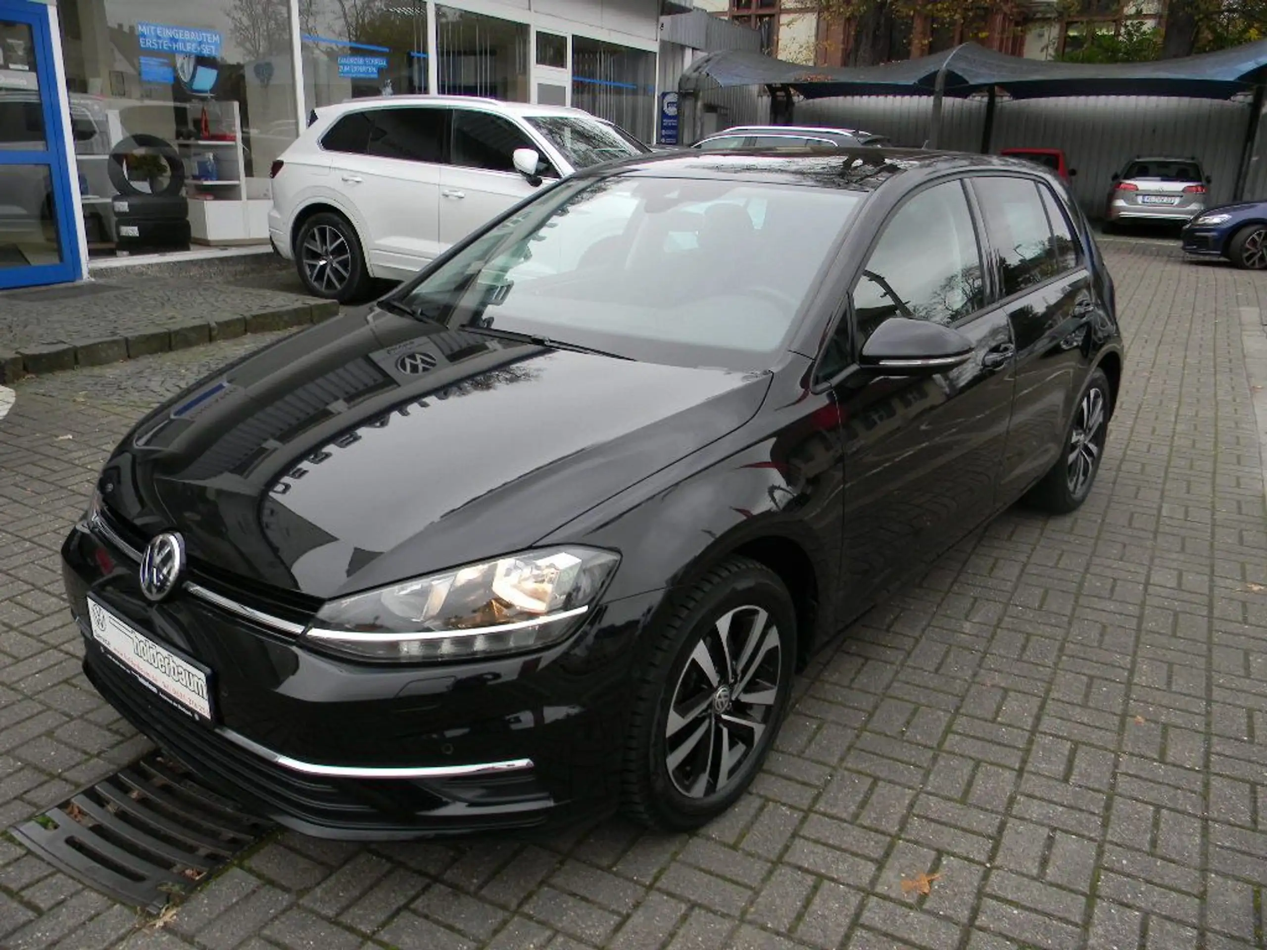 Volkswagen - Golf