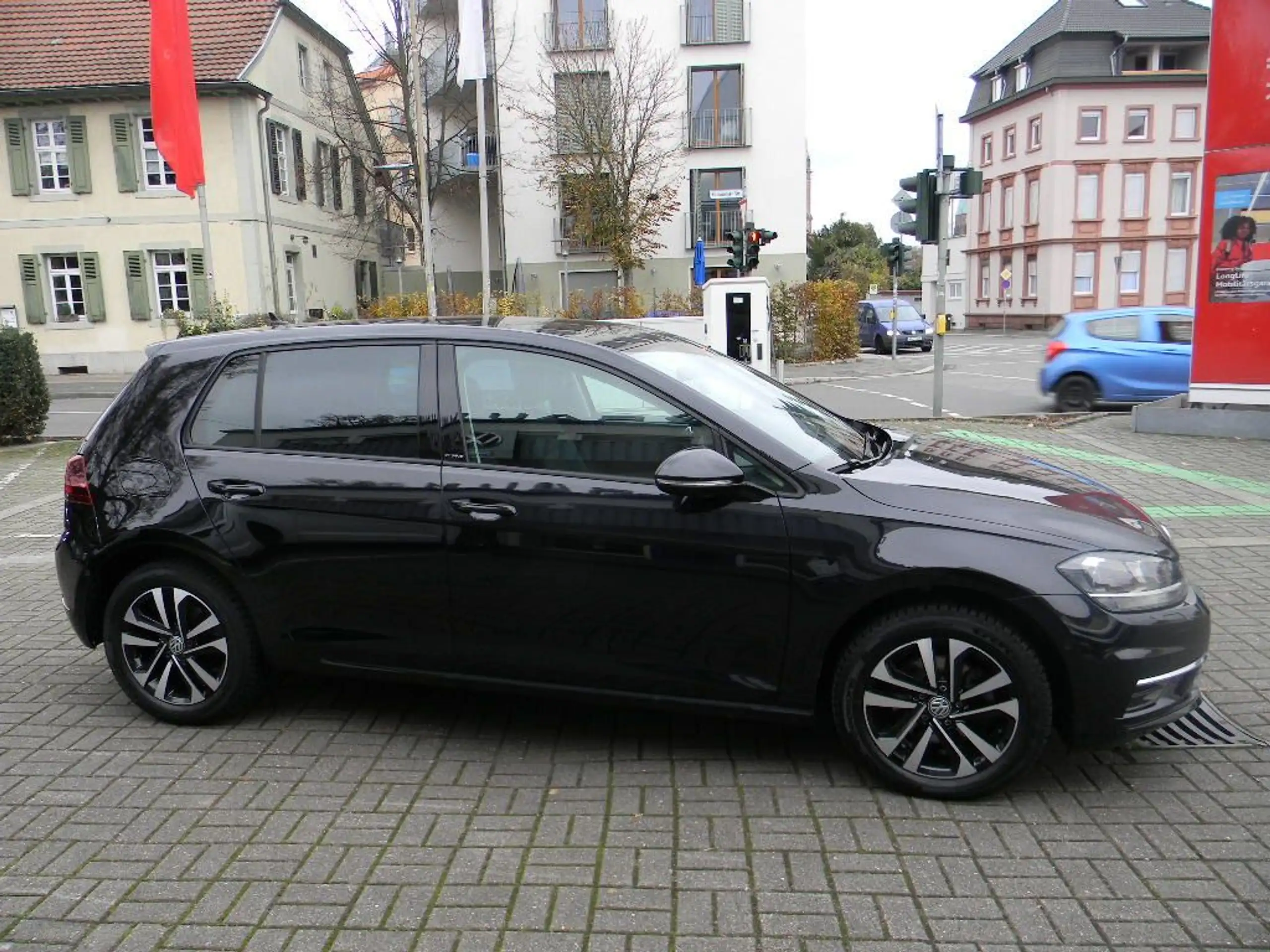 Volkswagen - Golf