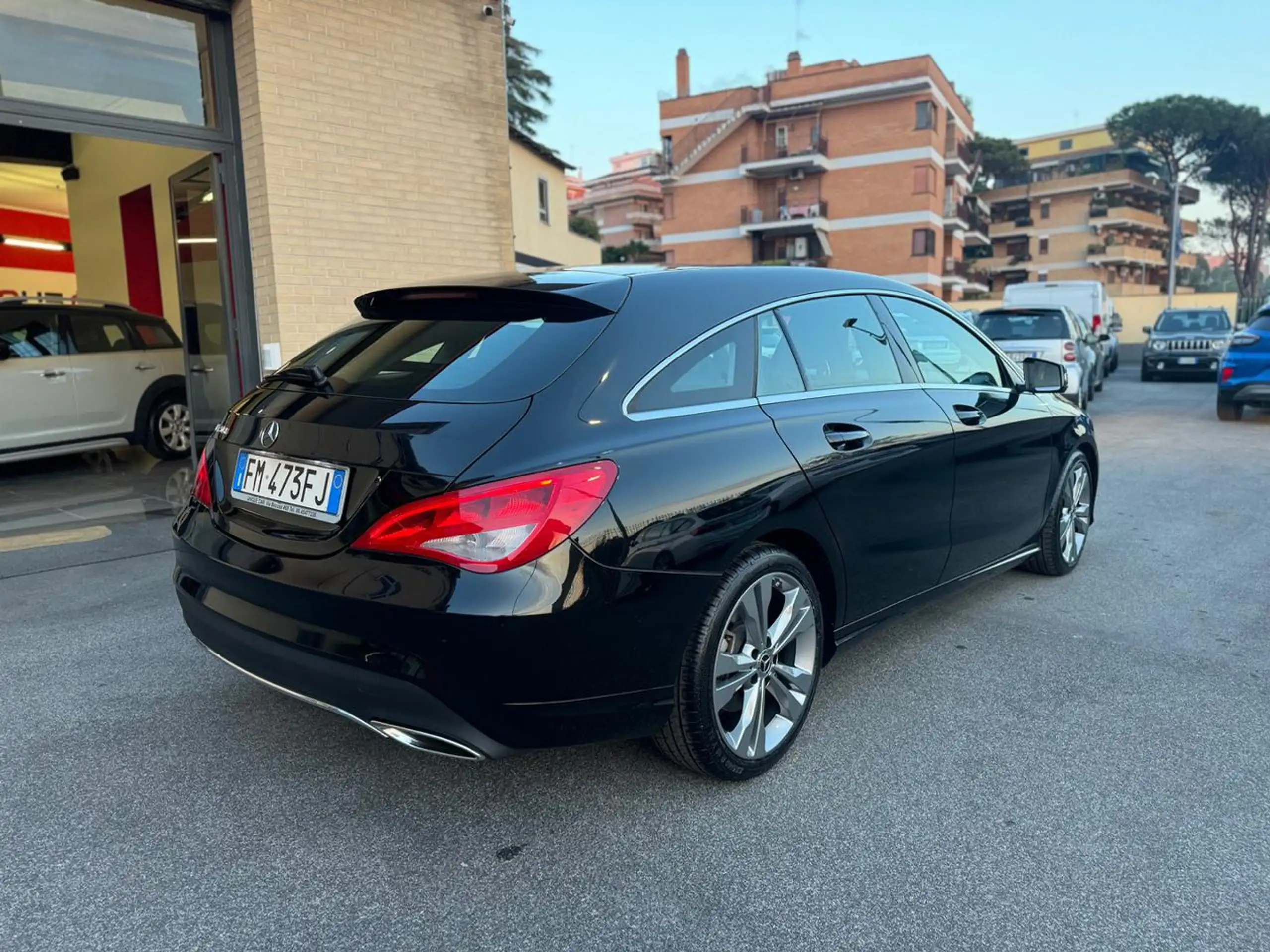 Mercedes-Benz - CLA 180