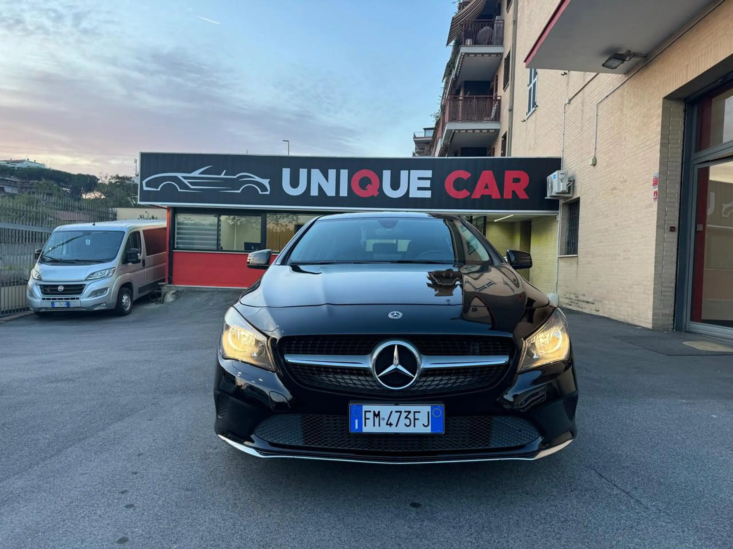 Mercedes-Benz - CLA 180