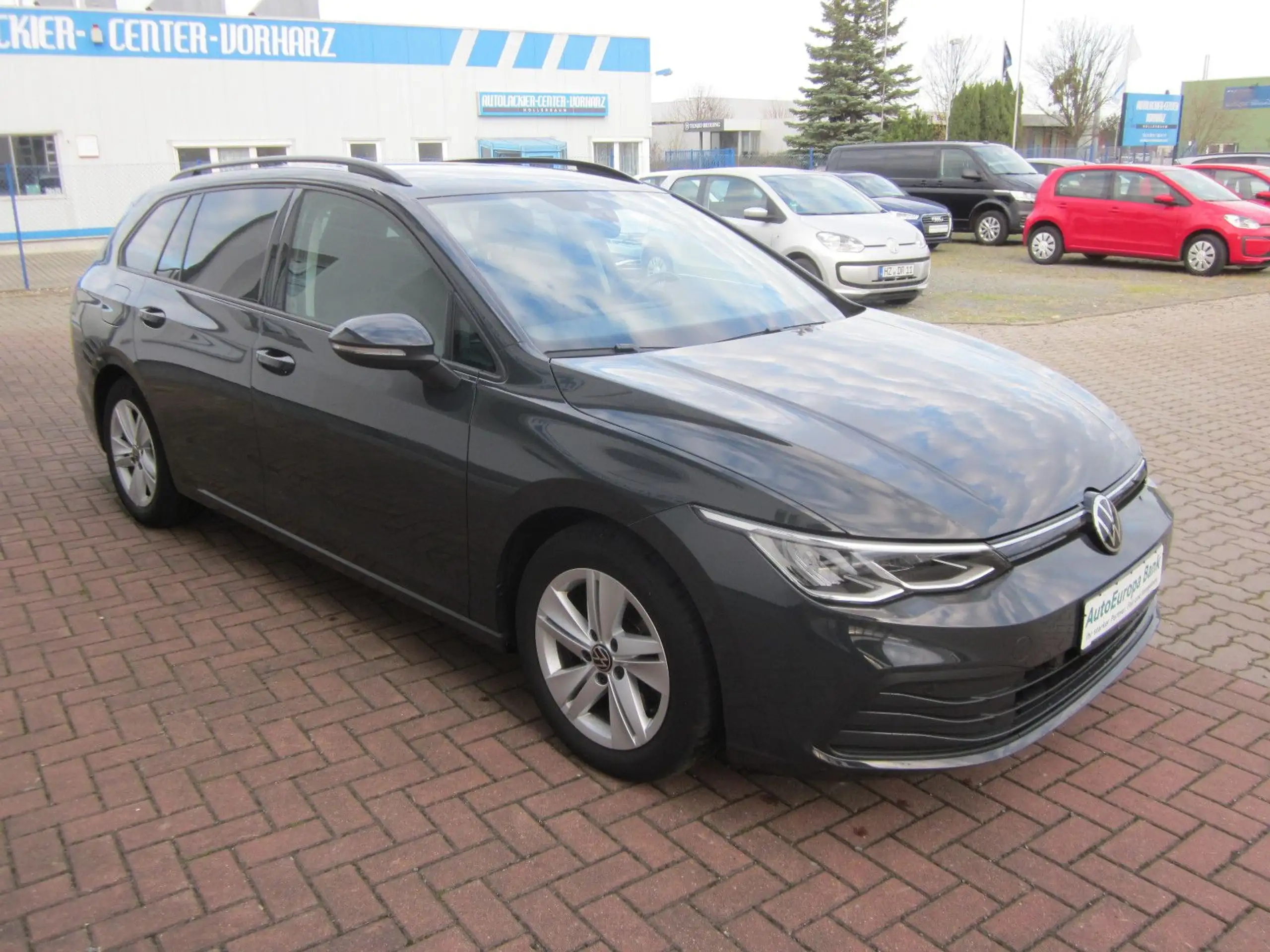 Volkswagen - Golf