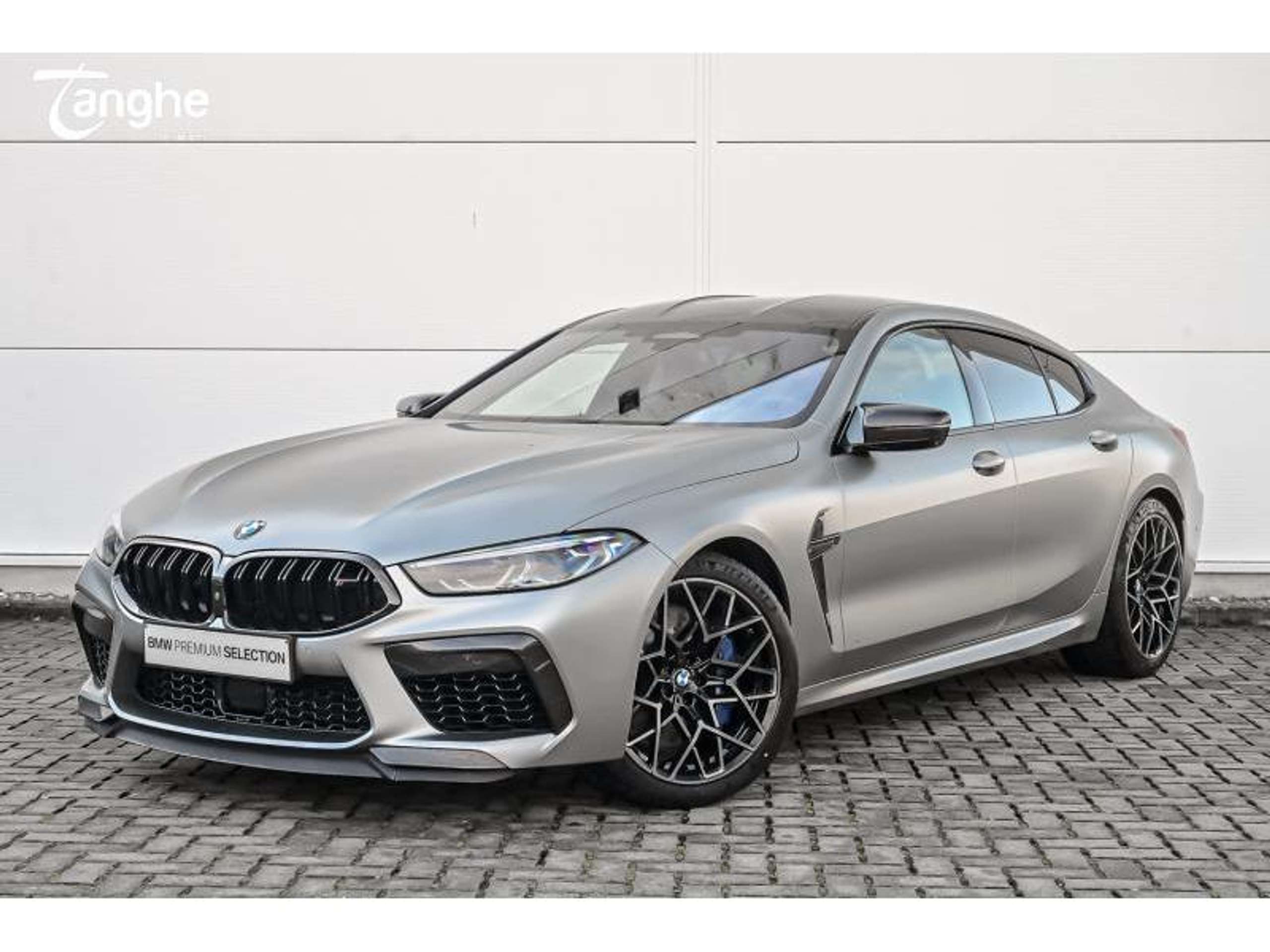 BMW - M8