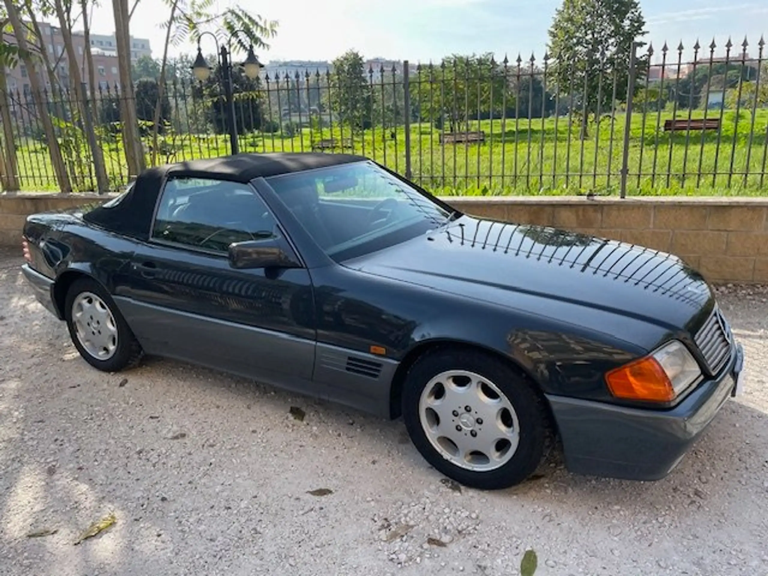 Mercedes-Benz - SL 300