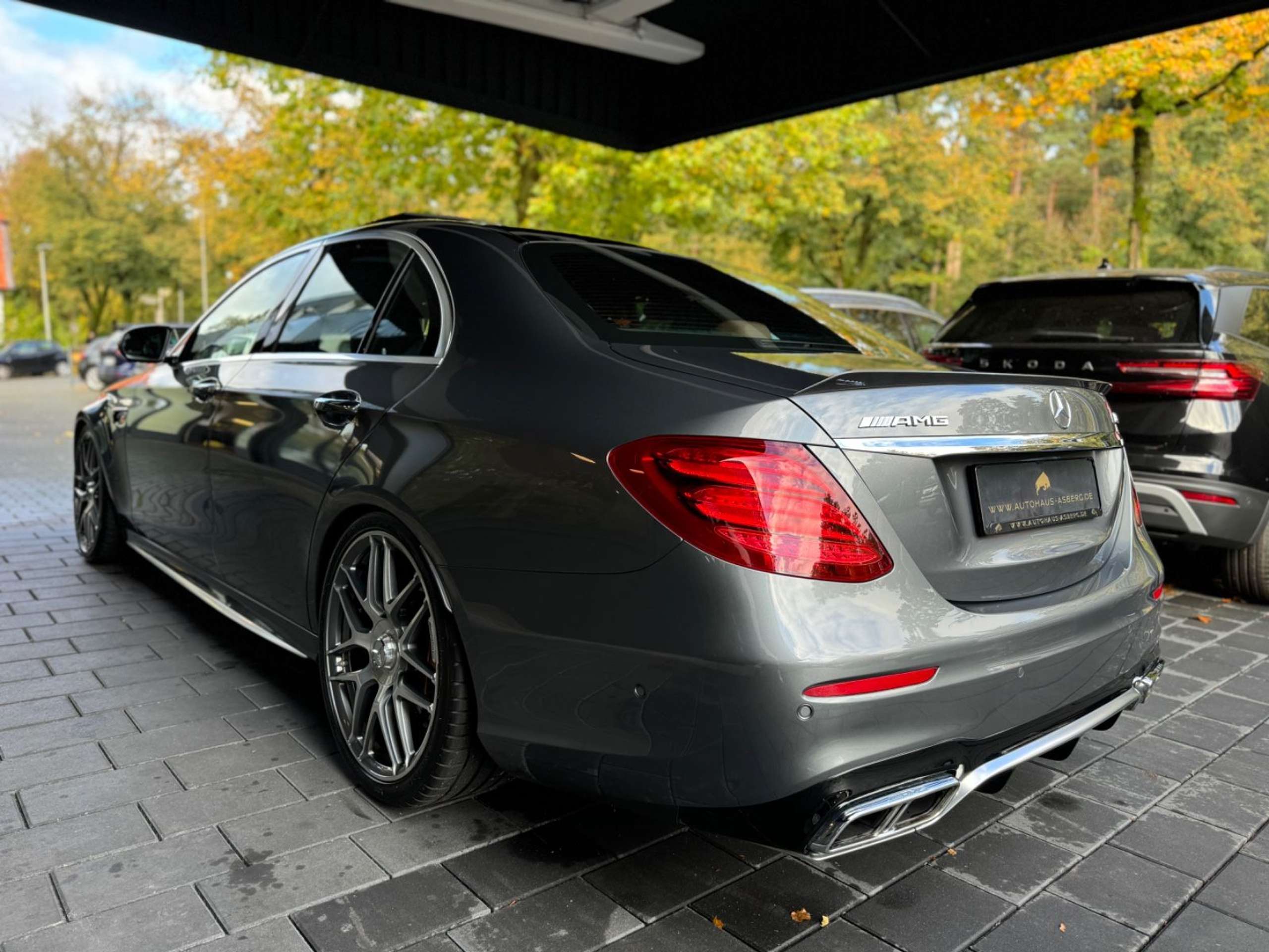 Mercedes-Benz - E 63 AMG