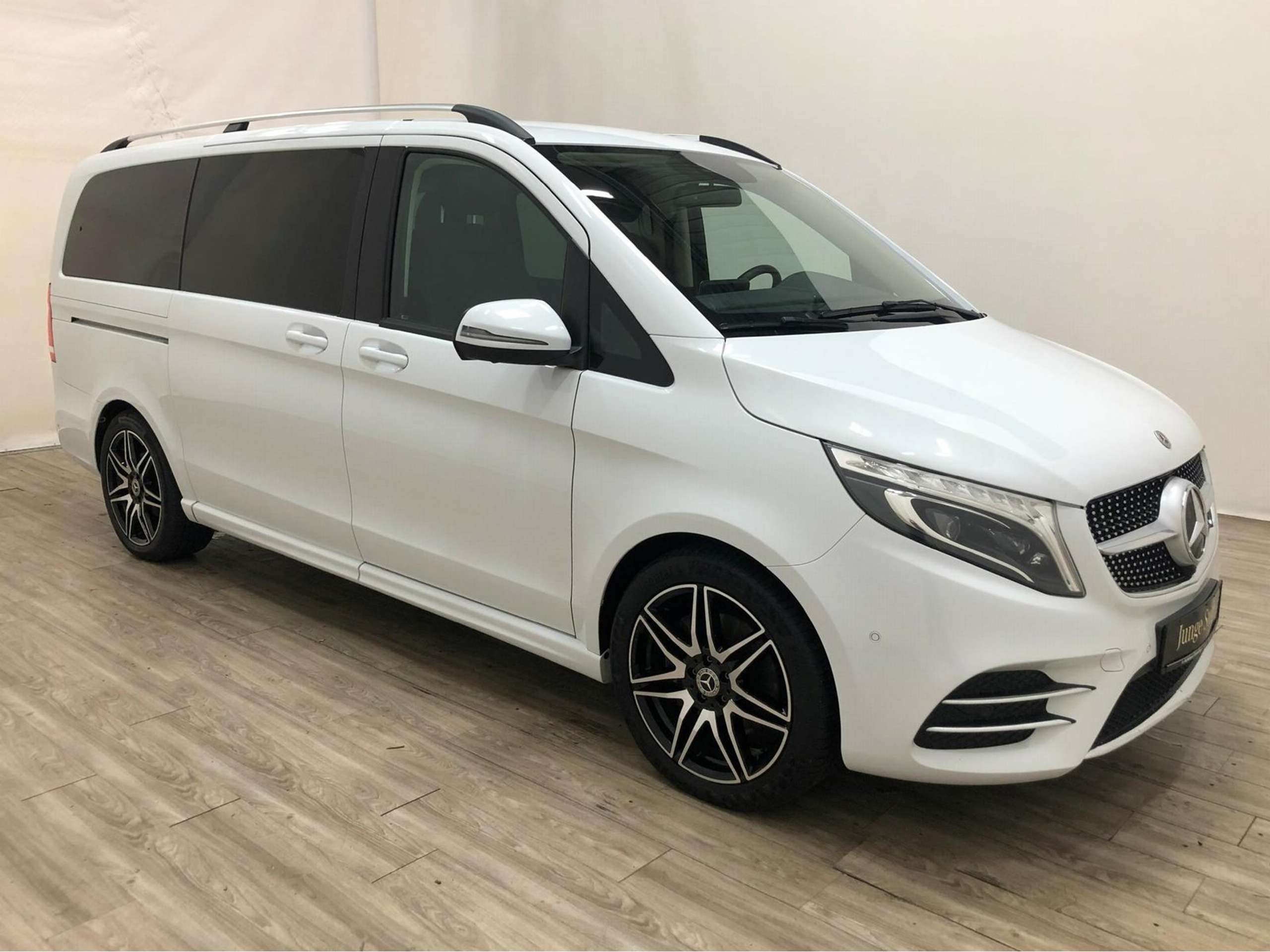 Mercedes-Benz - V 250